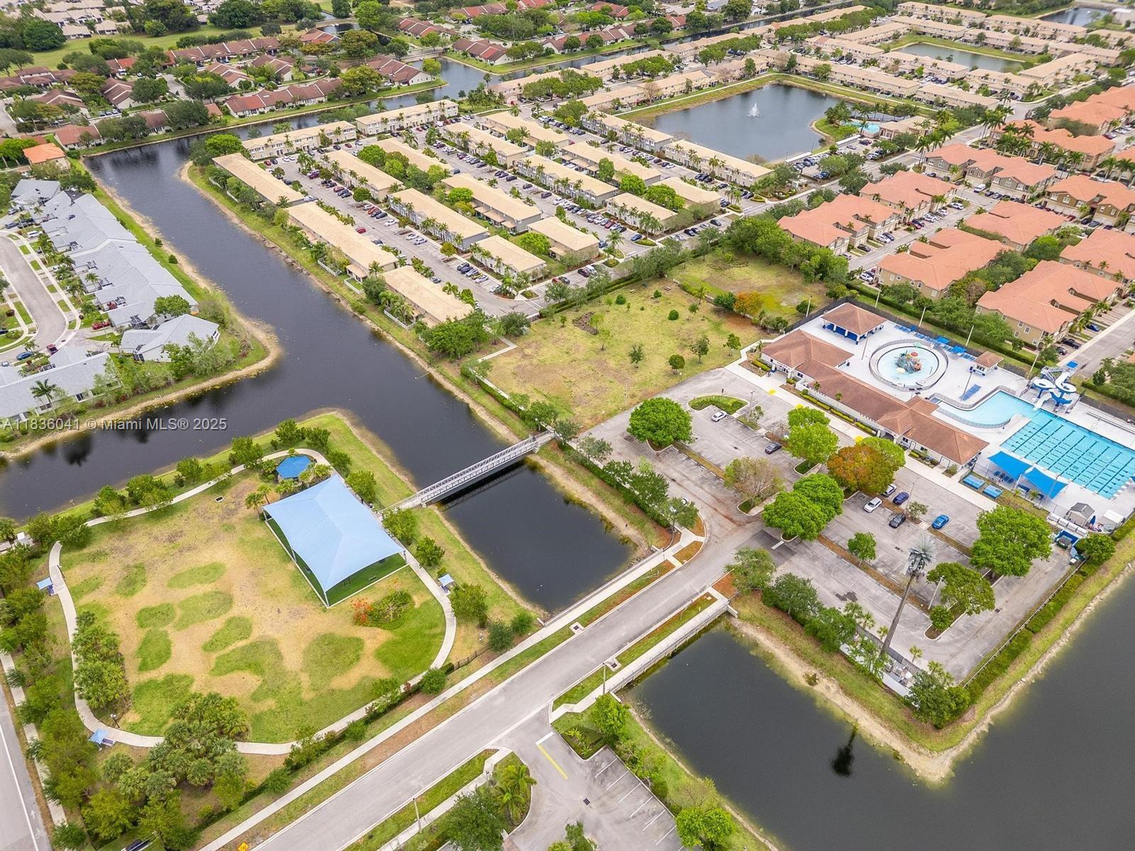 5963 Royal Way, Tamarac, Florida image 13