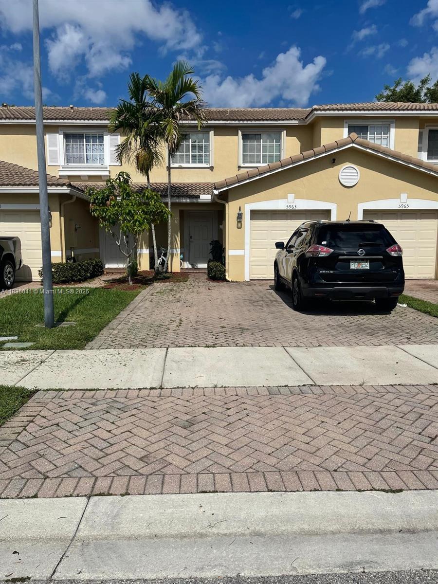 5963 Royal Way, Tamarac, Florida image 2