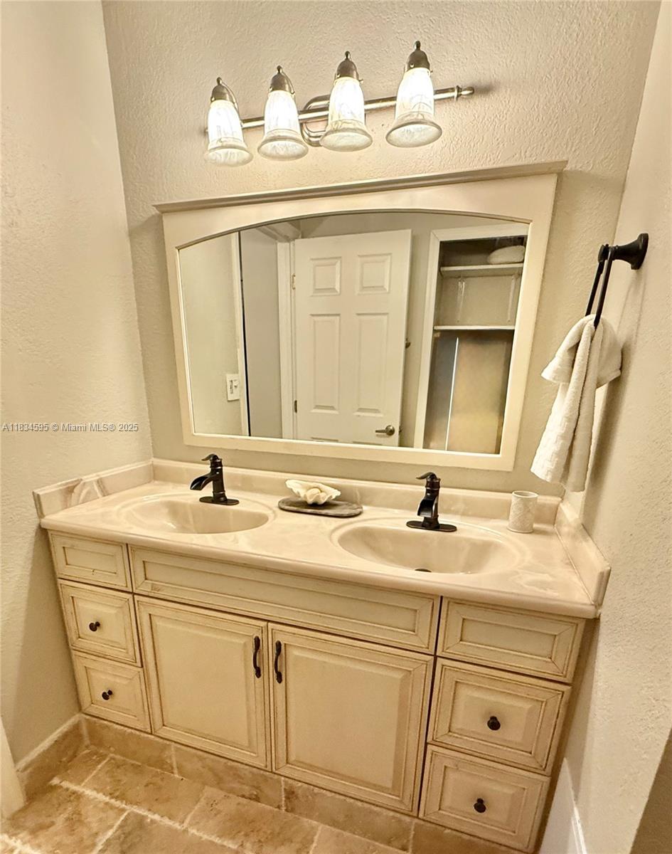 2200 NE 19th Ave, Wilton Manors, Florida image 10