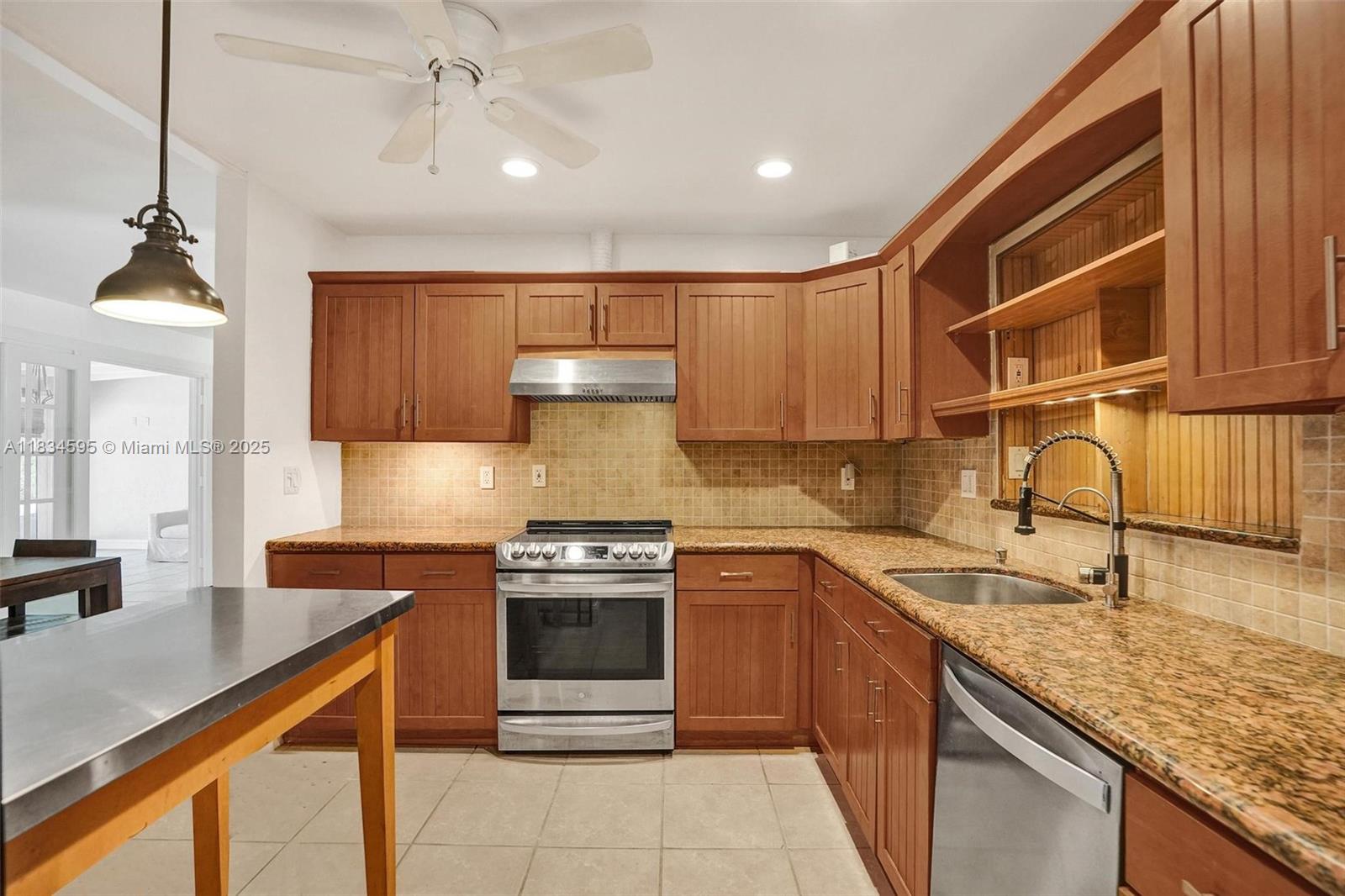 2200 NE 19th Ave, Wilton Manors, Florida image 13