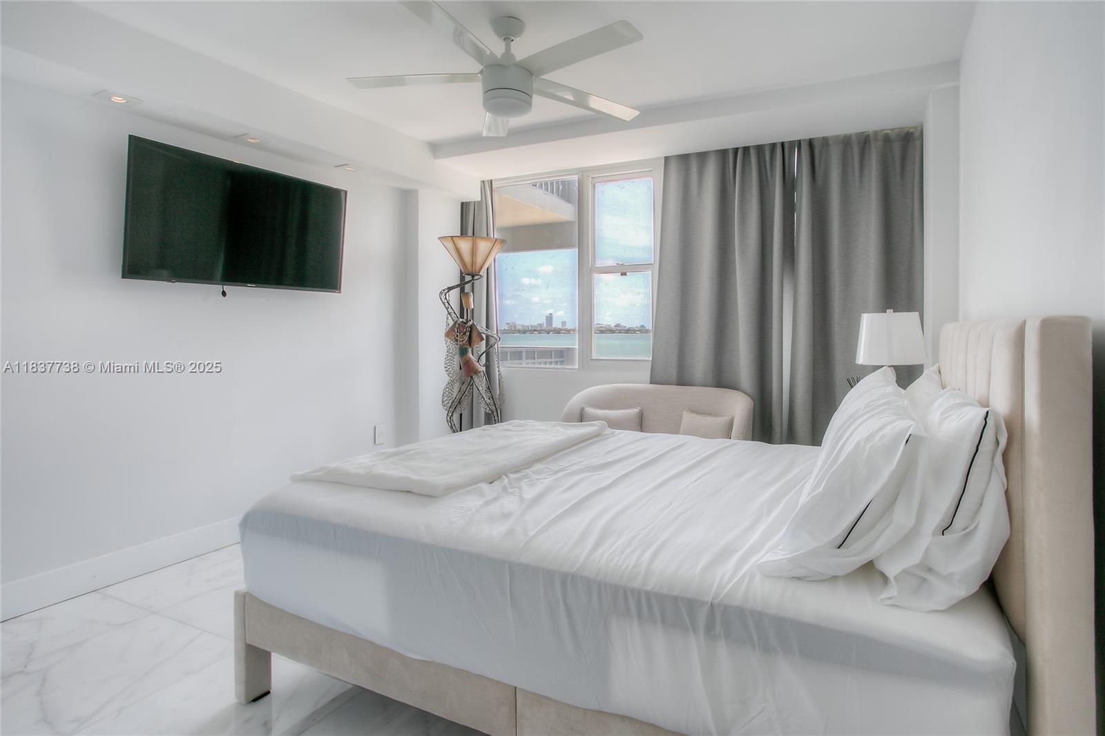 7545 E Treasure Dr #7H, North Bay Village, Florida image 10