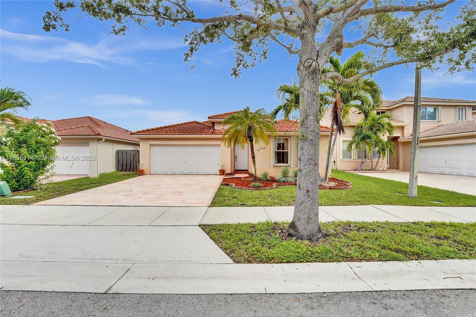 14125 S Cypress Cove Cir, Davie, Florida image 1