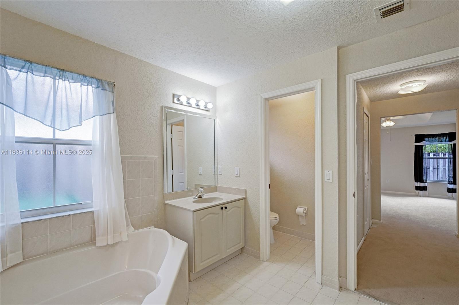 14125 S Cypress Cove Cir, Davie, Florida image 10