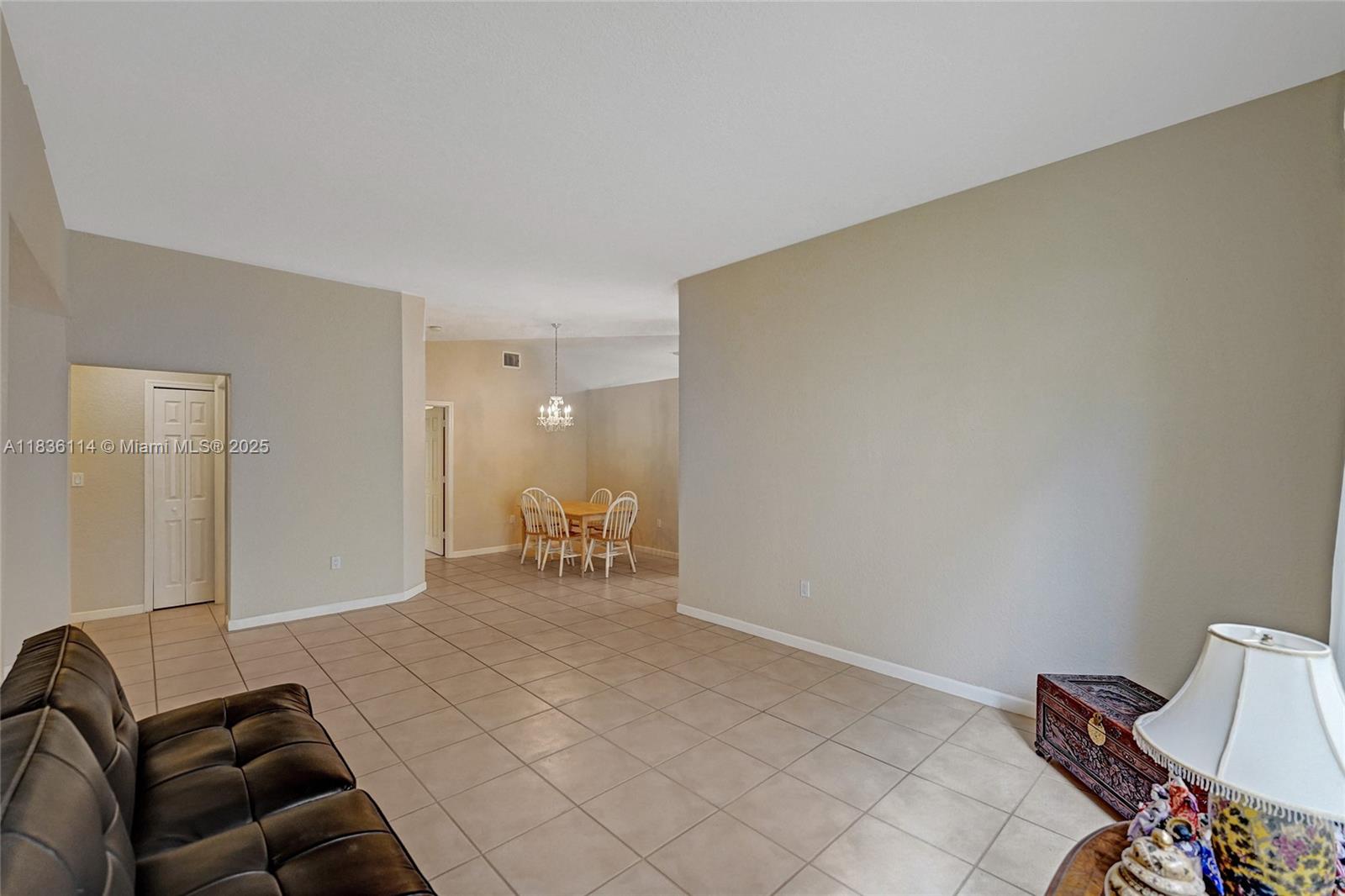 14125 S Cypress Cove Cir, Davie, Florida image 13