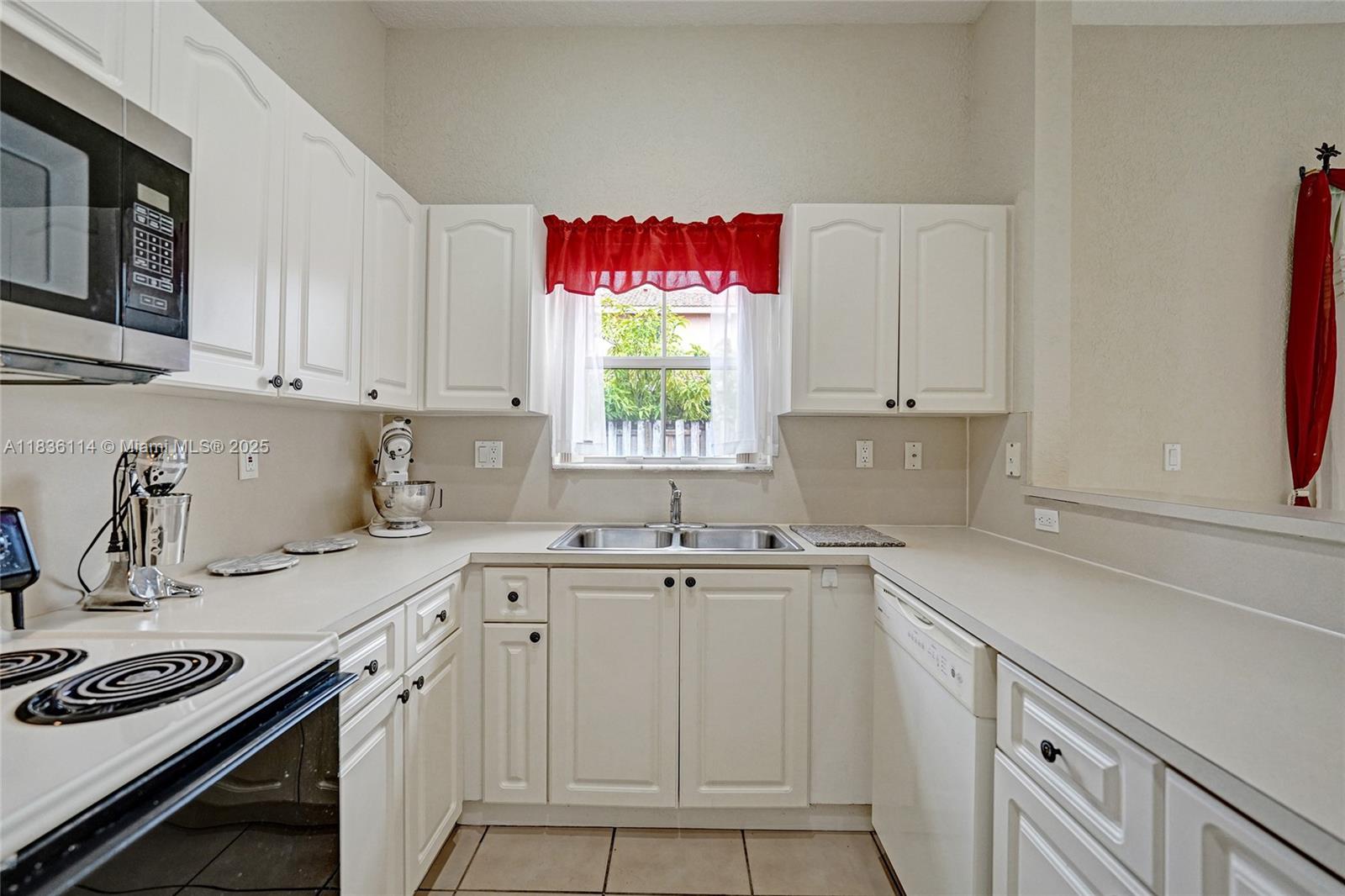 14125 S Cypress Cove Cir, Davie, Florida image 19