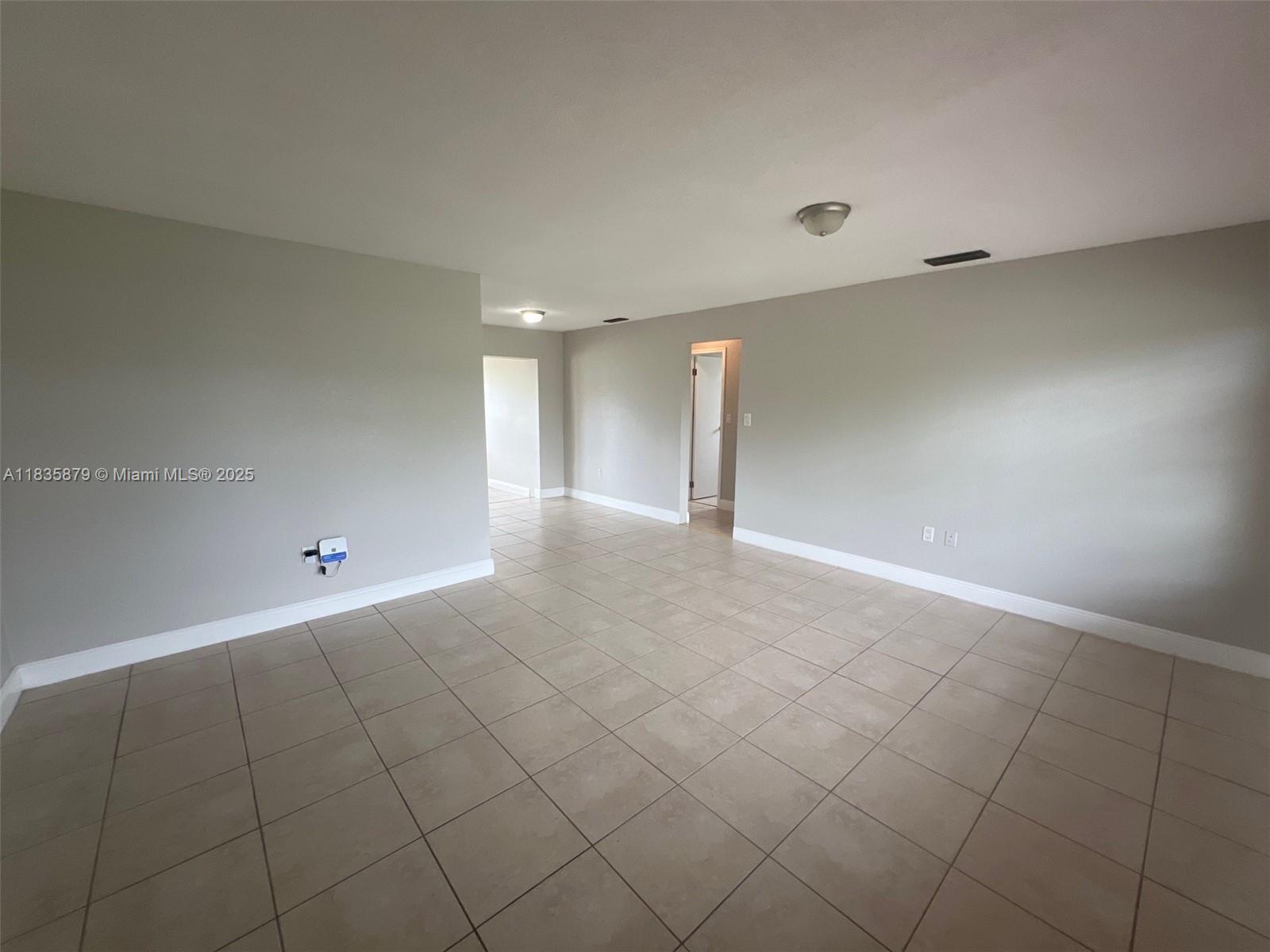6837 NW 28th St, Sunrise, Florida image 2