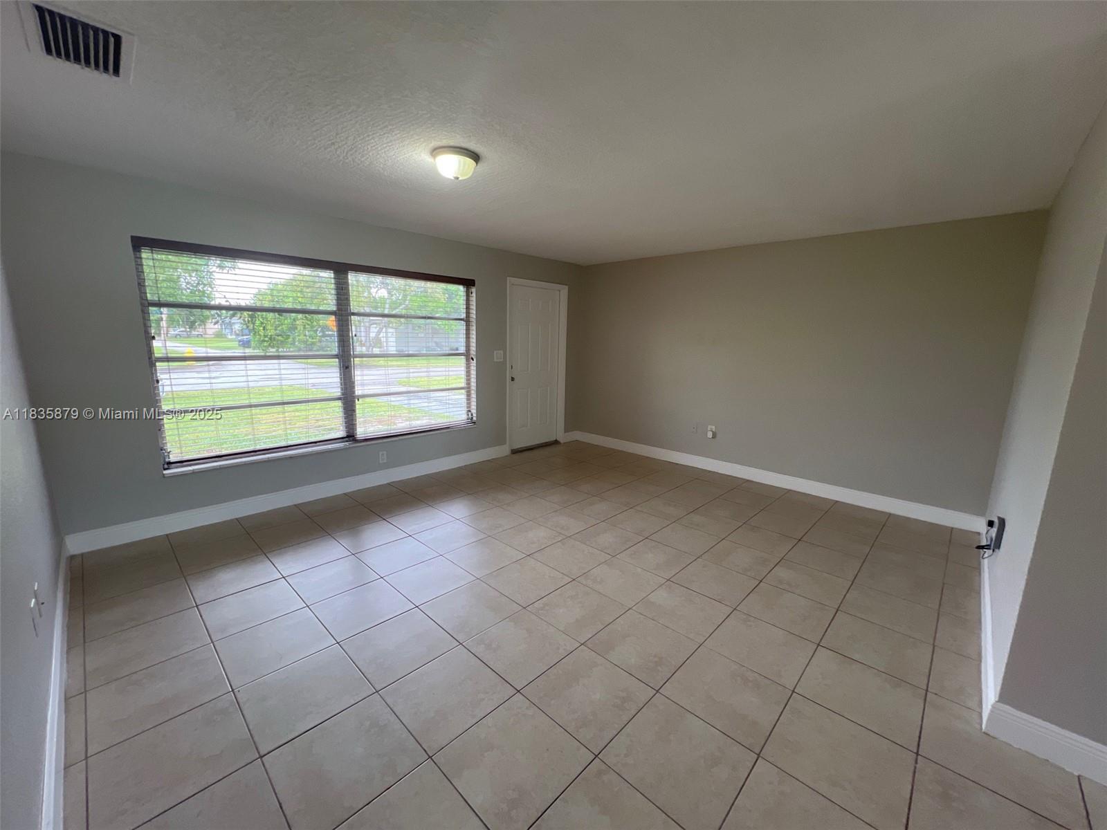6837 NW 28th St, Sunrise, Florida image 3