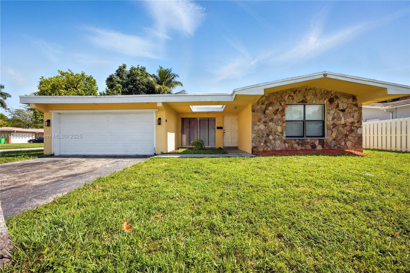 7187 NW 22nd St, Sunrise, Florida image 1