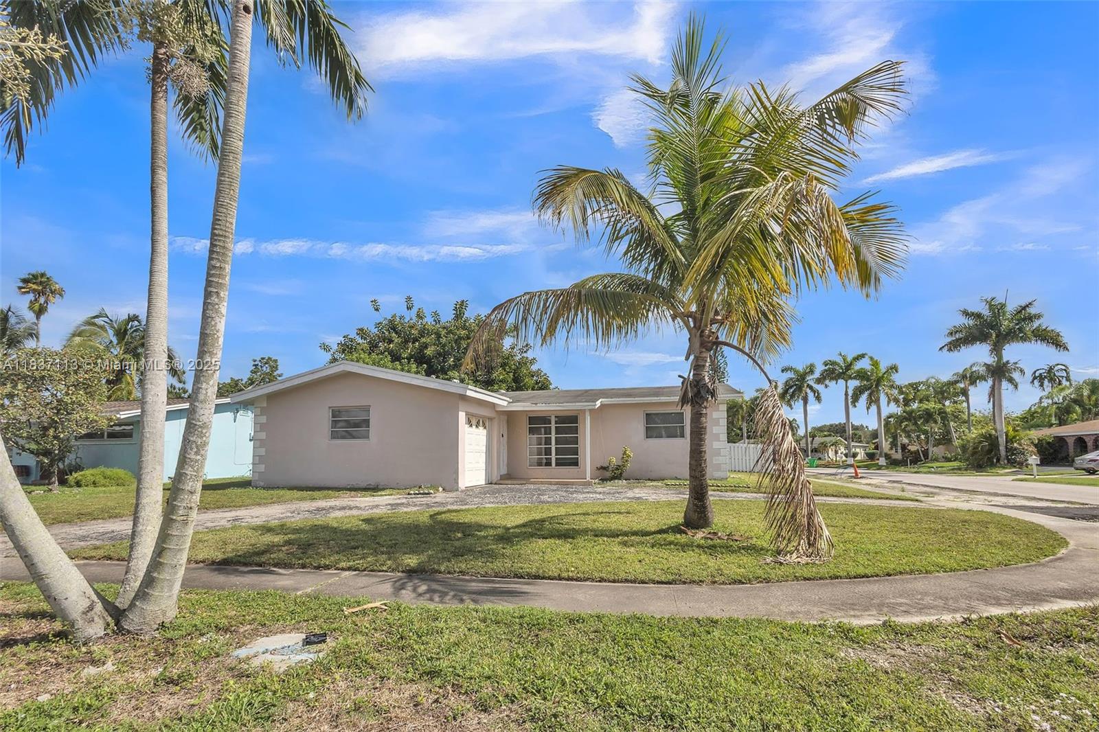 8361 NW 28th Pl, Sunrise, Florida image 2