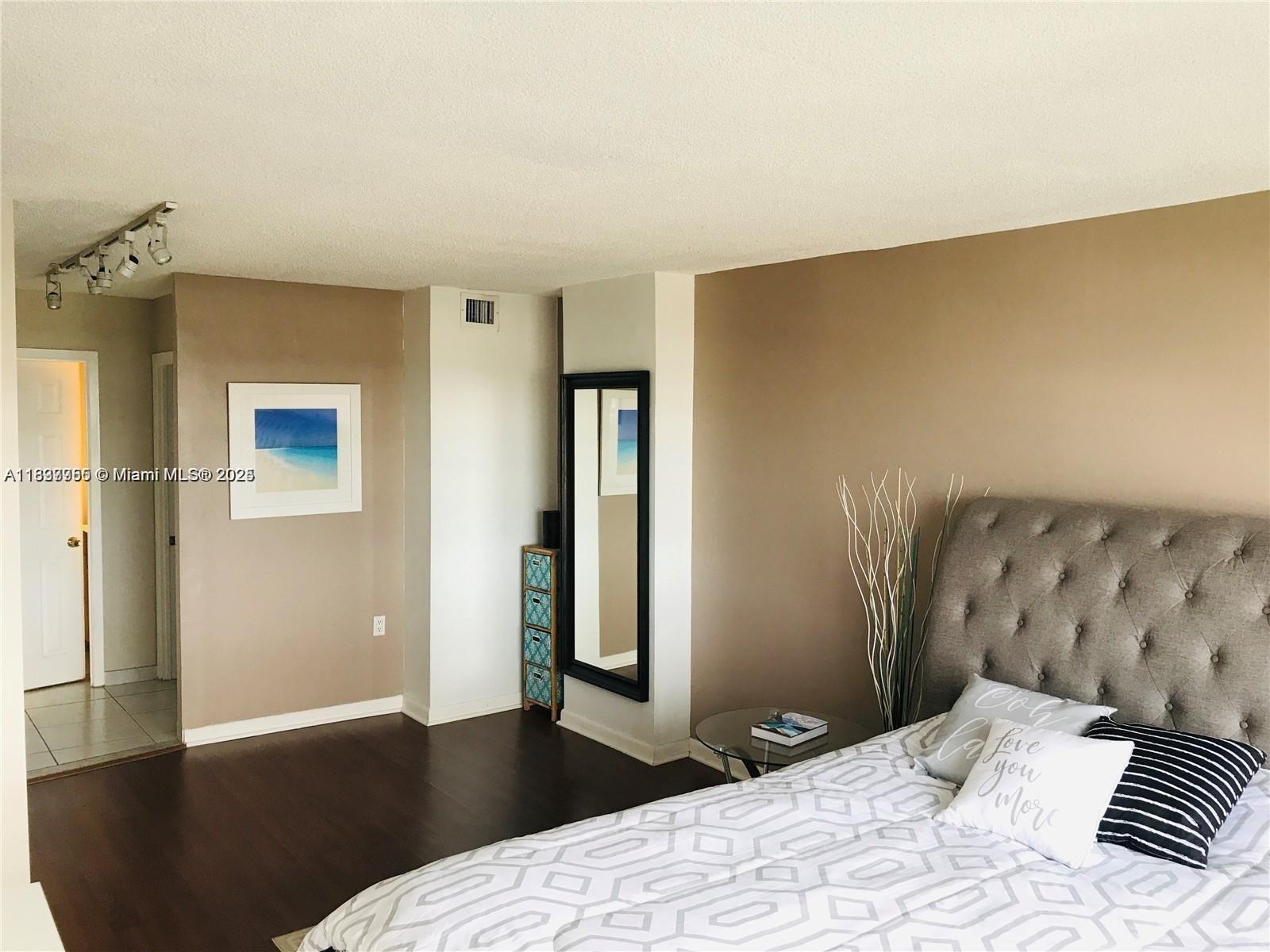 2780 NE 183rd St #2015, Aventura, Florida image 11