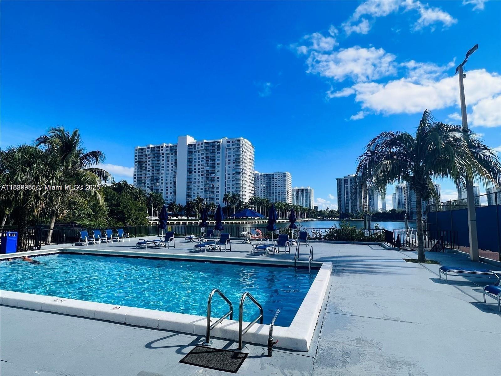 2780 NE 183rd St #2015, Aventura, Florida image 19