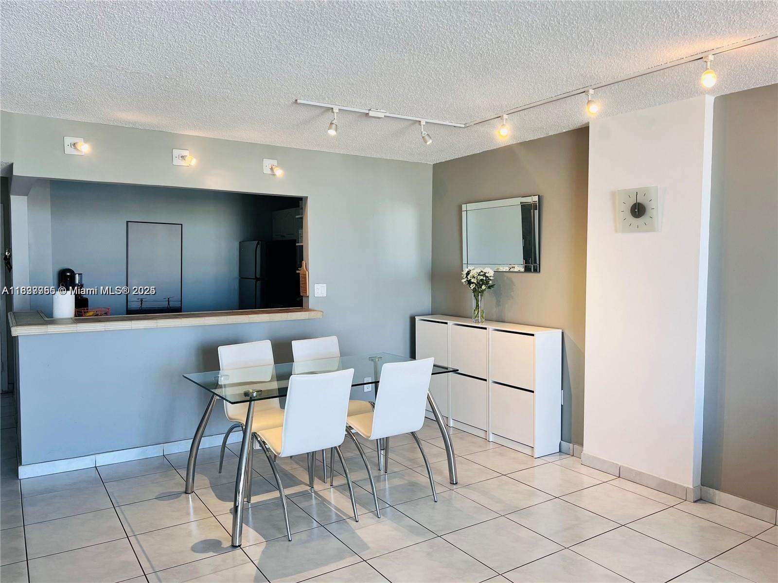 2780 NE 183rd St #2015, Aventura, Florida image 3