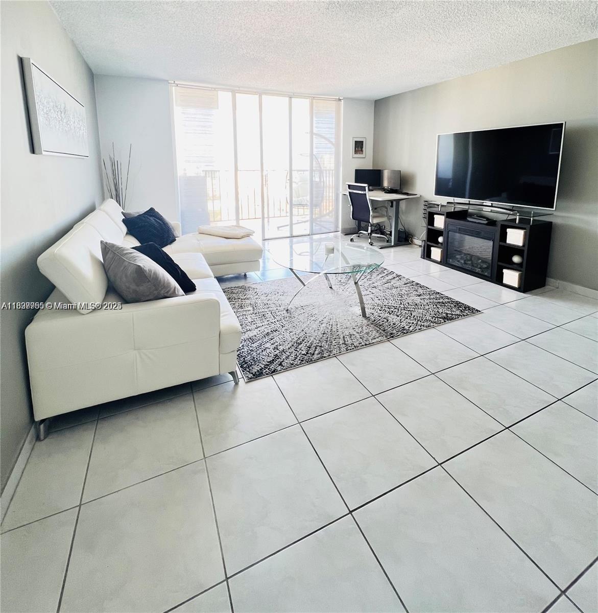 2780 NE 183rd St #2015, Aventura, Florida image 4