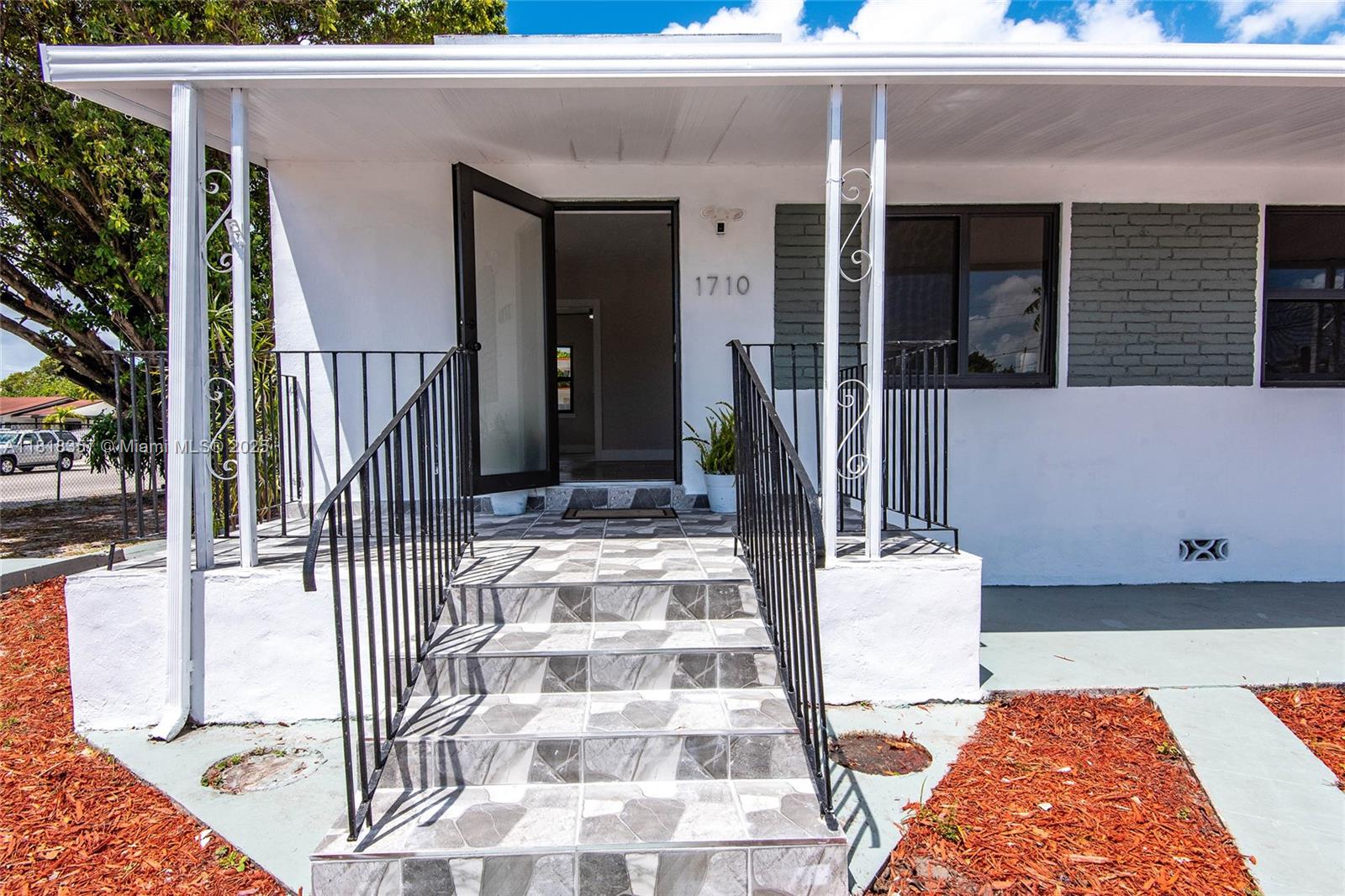 Property photo # 0