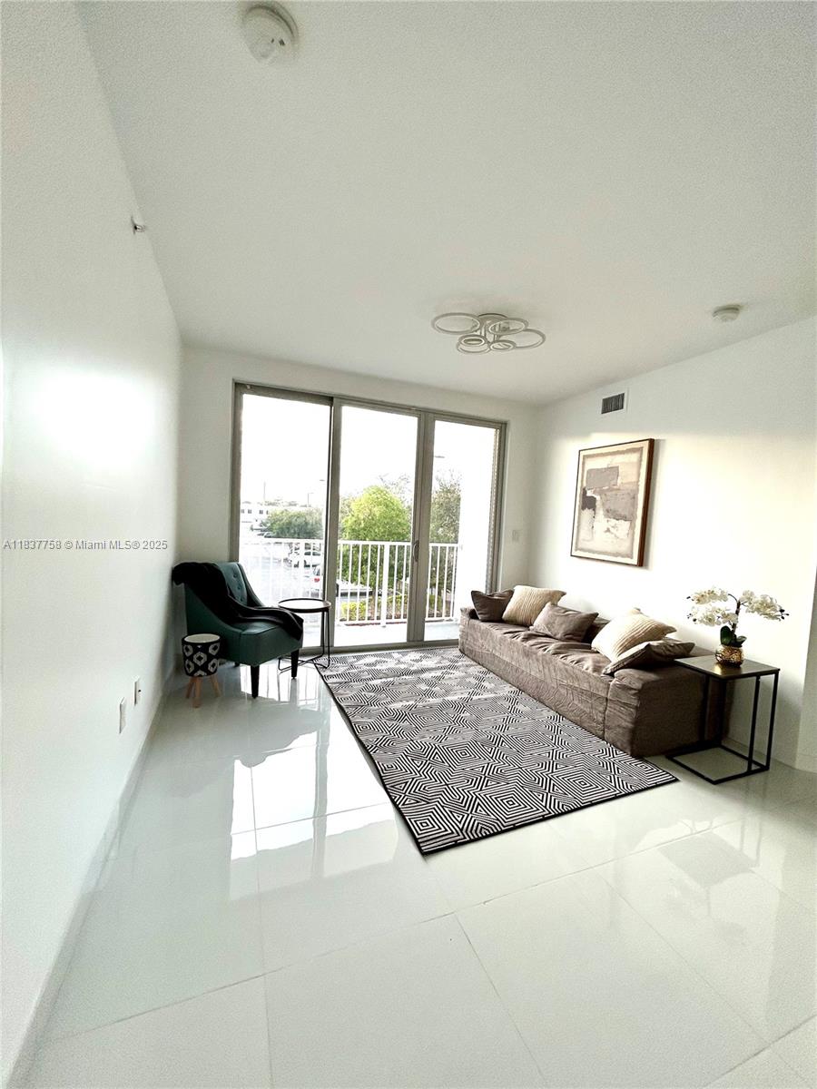 2651 NE 212th Terr #202, Aventura, Florida image 1
