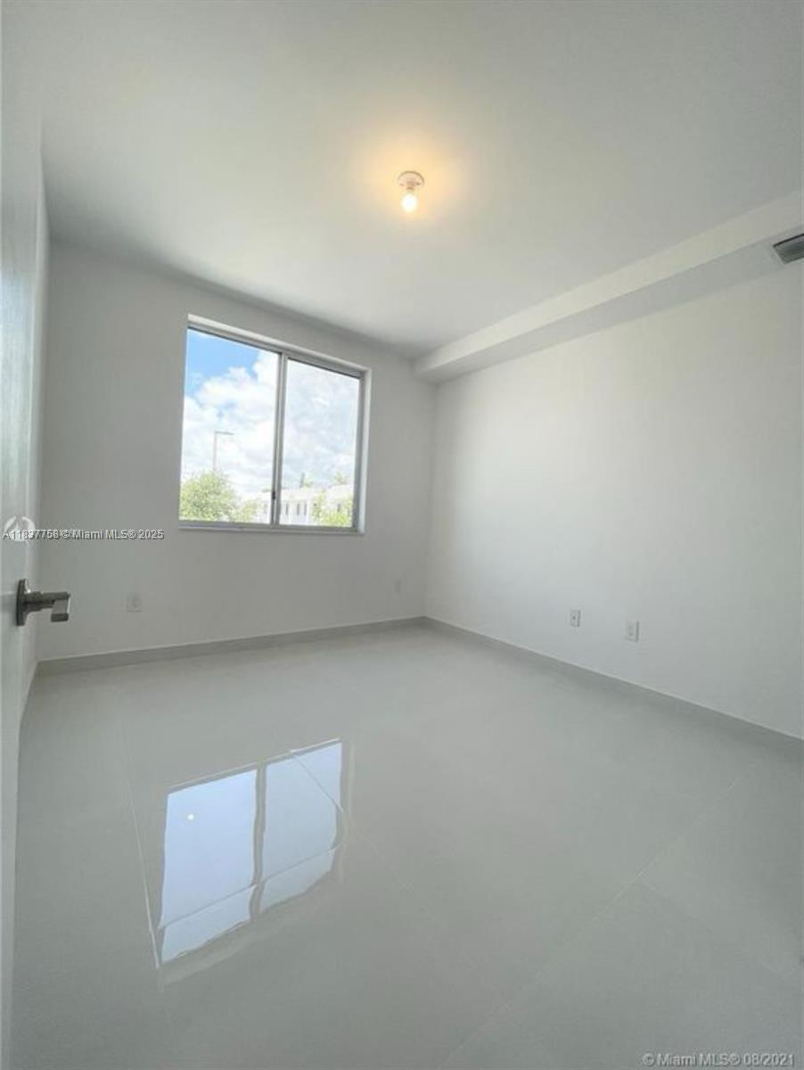 2651 NE 212th Terr #202, Aventura, Florida image 11