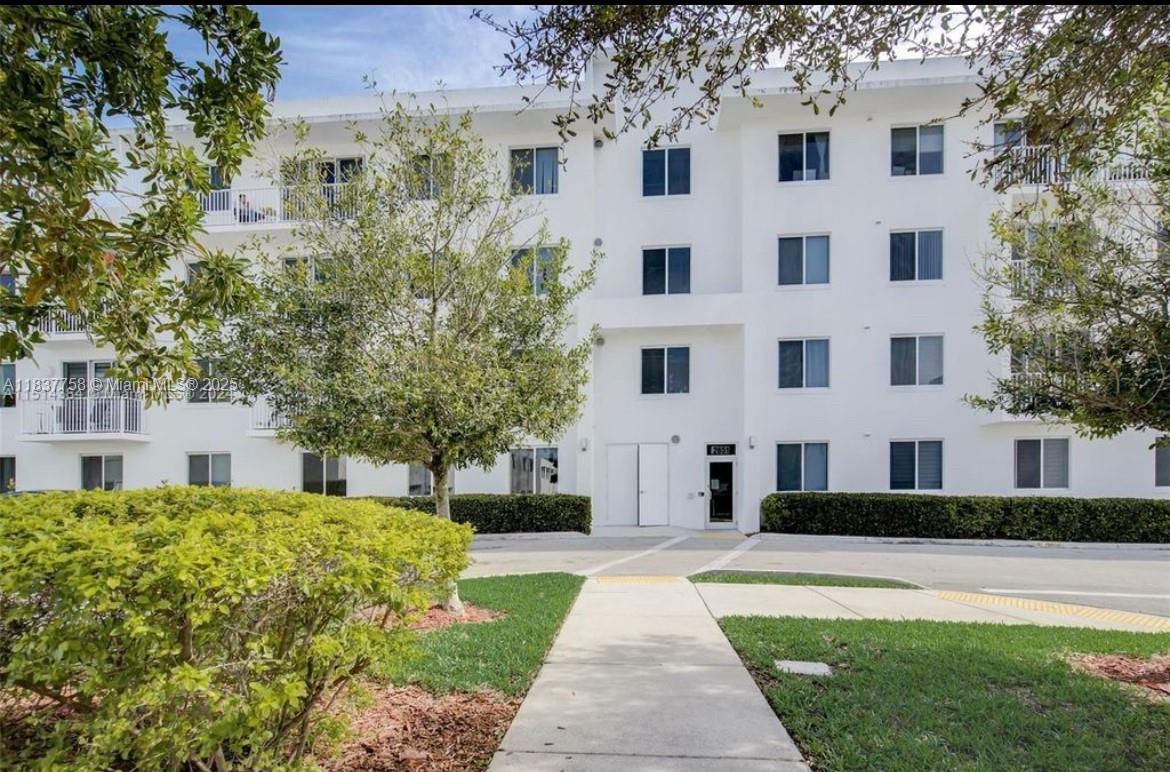 2651 NE 212th Terr #202, Aventura, Florida image 15