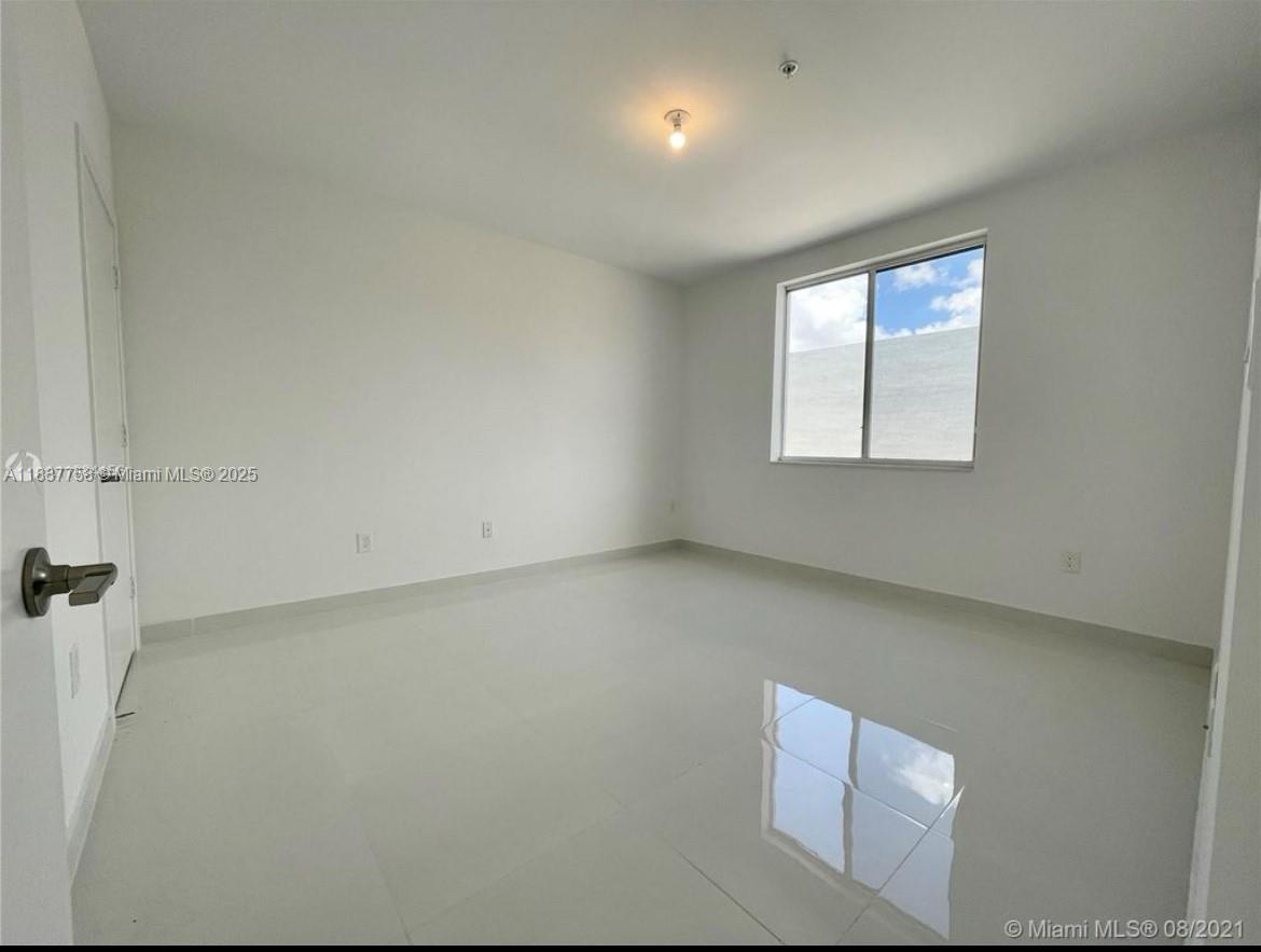 2651 NE 212th Terr #202, Aventura, Florida image 9