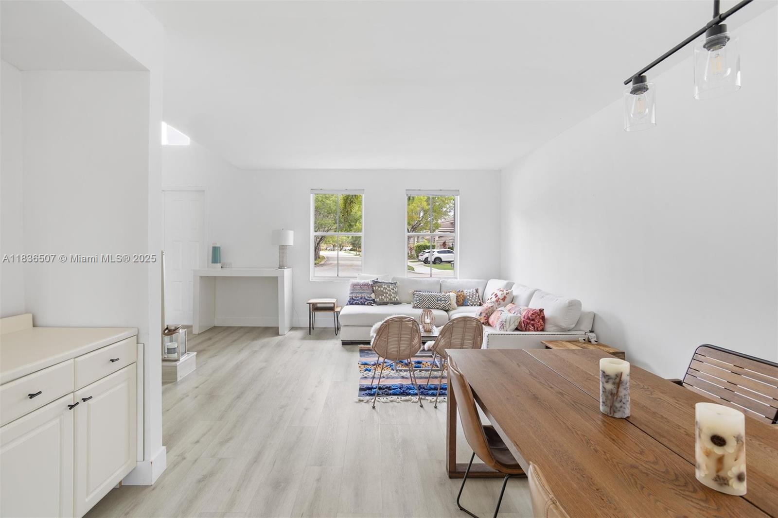 1249 Chenille Cir, Weston, Florida image 9