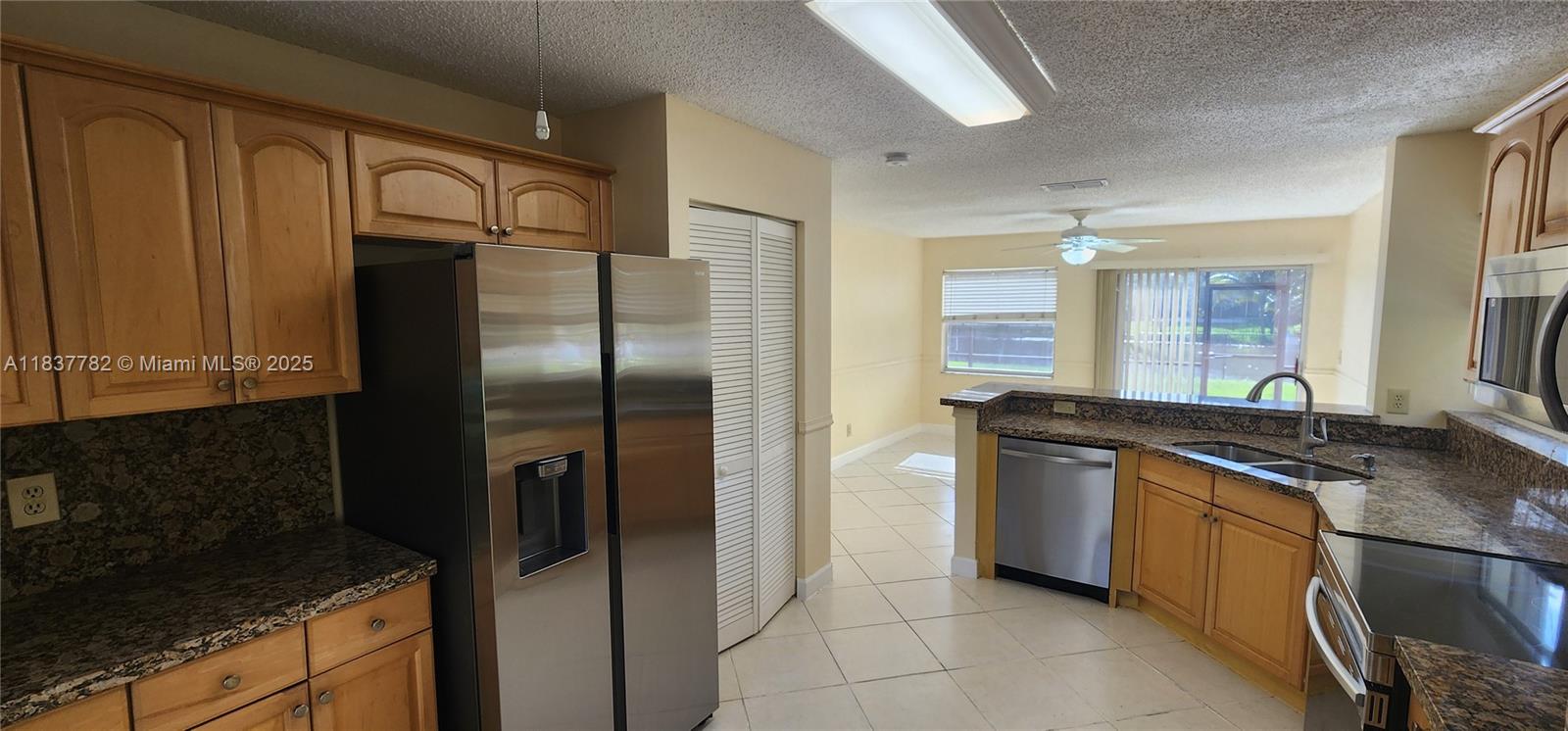 2957 Oak Park Cir, Davie, Florida image 2