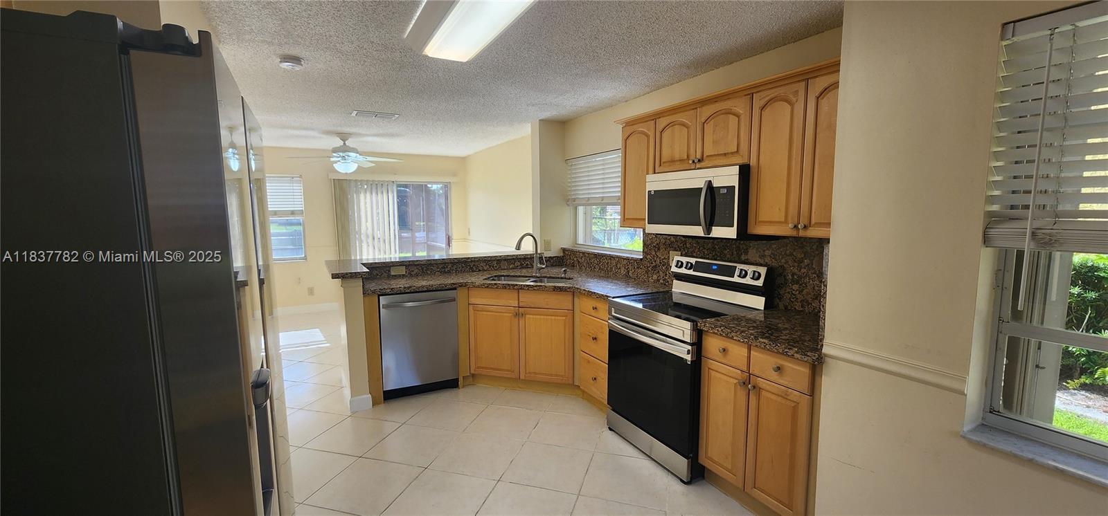 2957 Oak Park Cir, Davie, Florida image 3