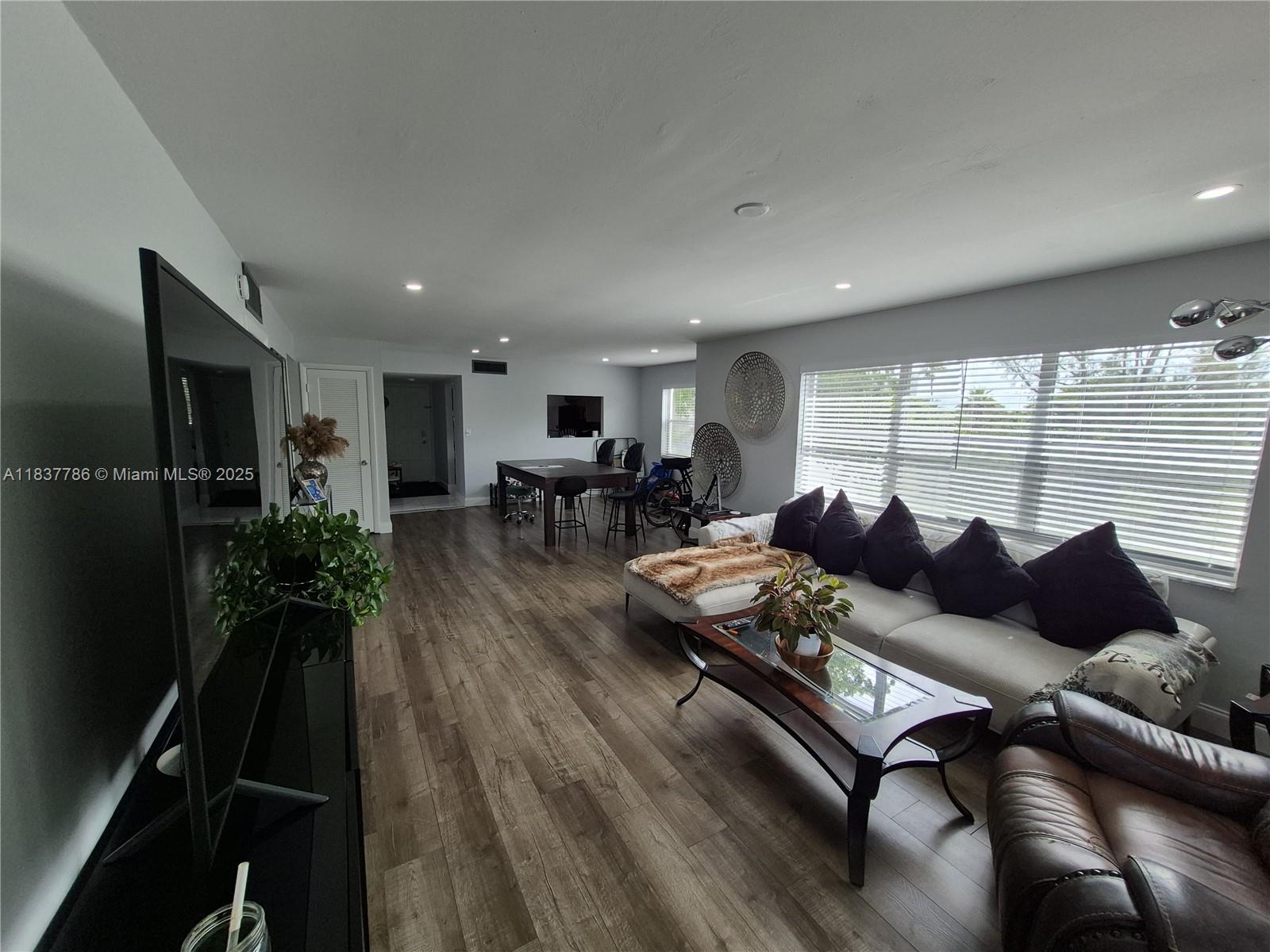 Residential, Lauderhill, Florida image 11