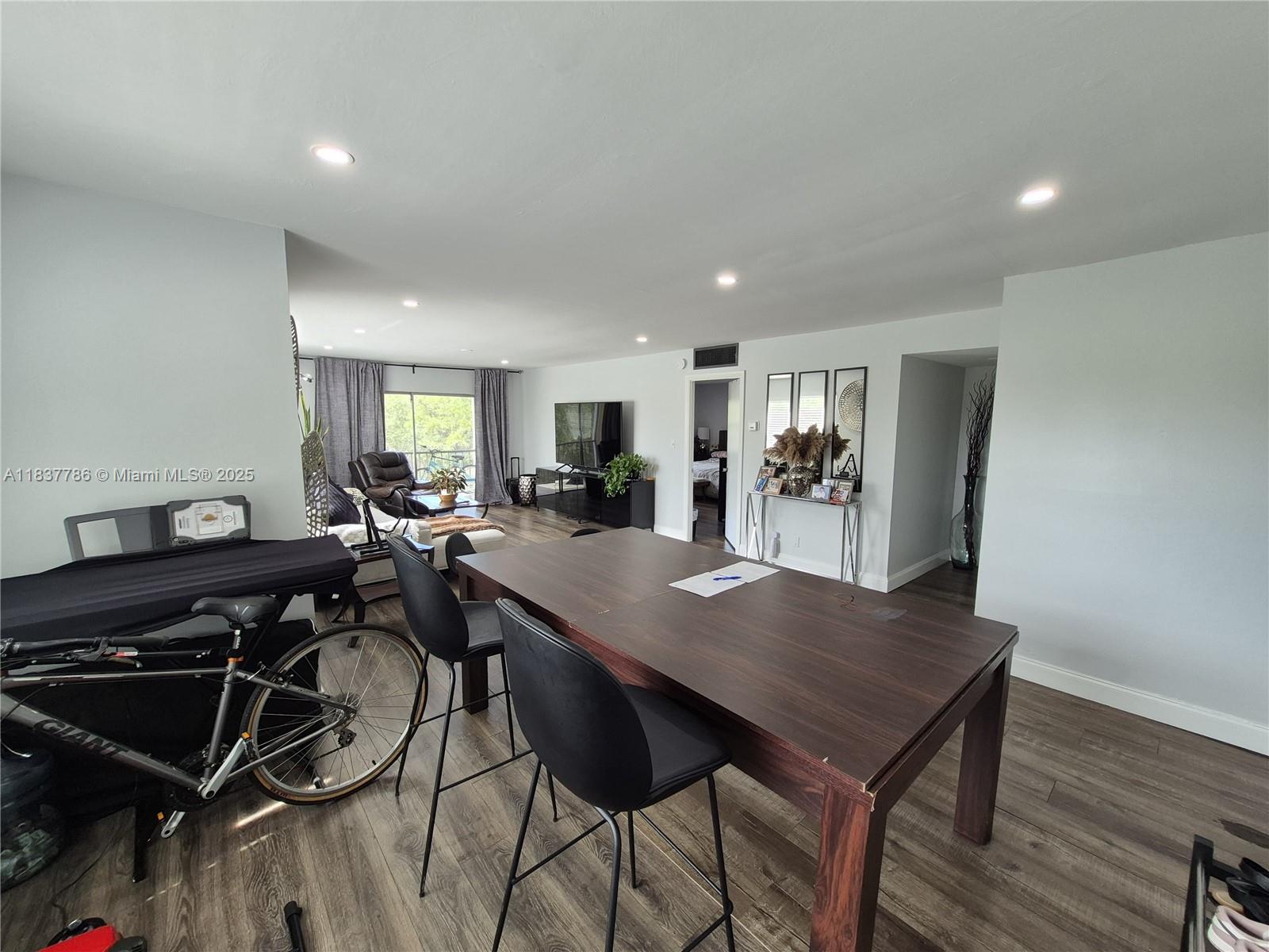 Residential, Lauderhill, Florida image 14