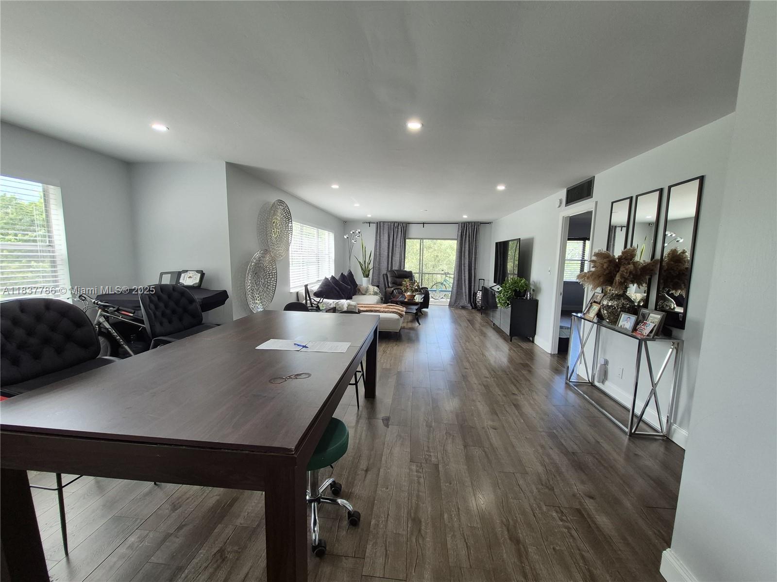 Residential, Lauderhill, Florida image 15