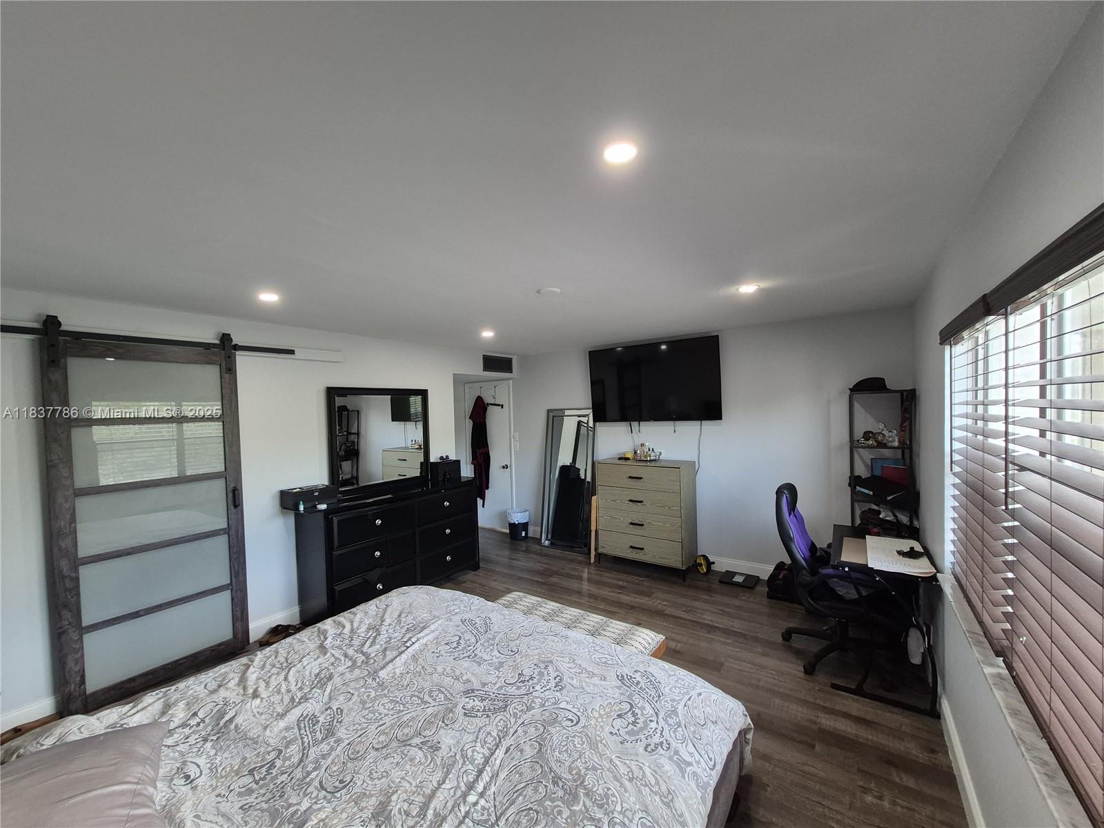 Residential, Lauderhill, Florida image 2