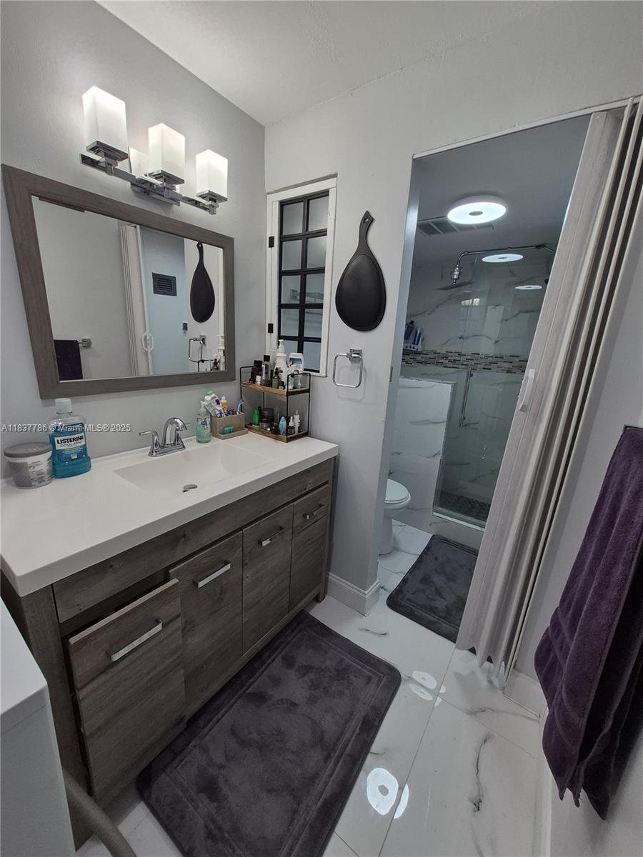 Residential, Lauderhill, Florida image 7