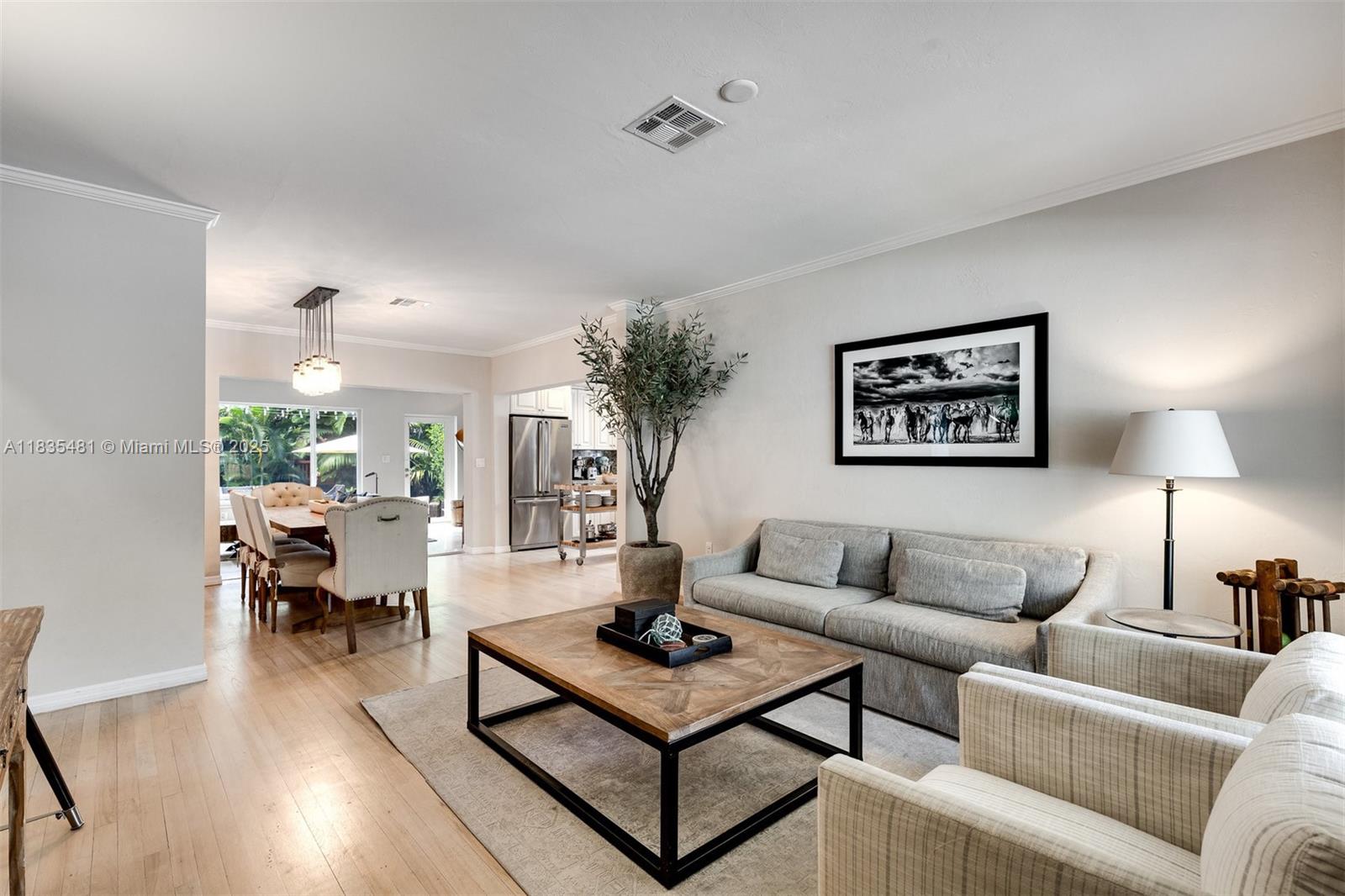 820 SE 9th St, Fort Lauderdale, Florida image 4