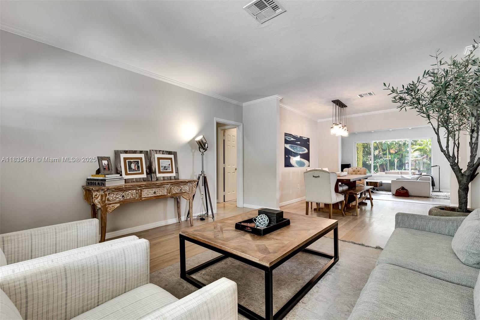 820 SE 9th St, Fort Lauderdale, Florida image 7