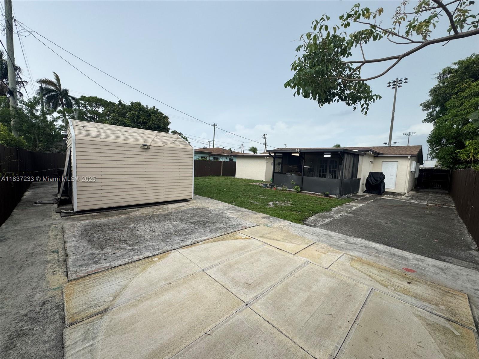 2855 SW 10th St, Fort Lauderdale, Florida image 23