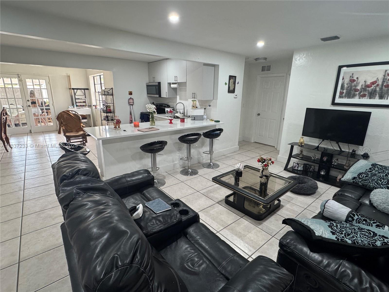 2855 SW 10th St, Fort Lauderdale, Florida image 6