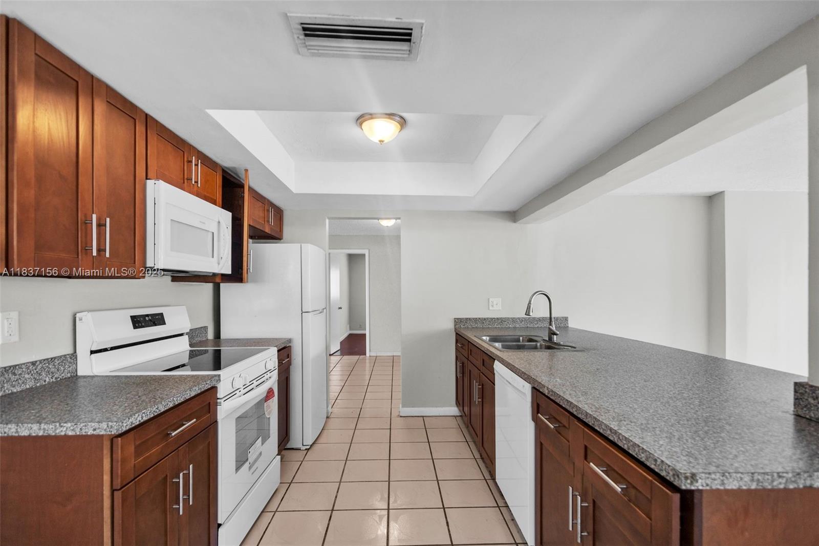 5640 NW 13th Ct, Lauderhill, Florida image 2