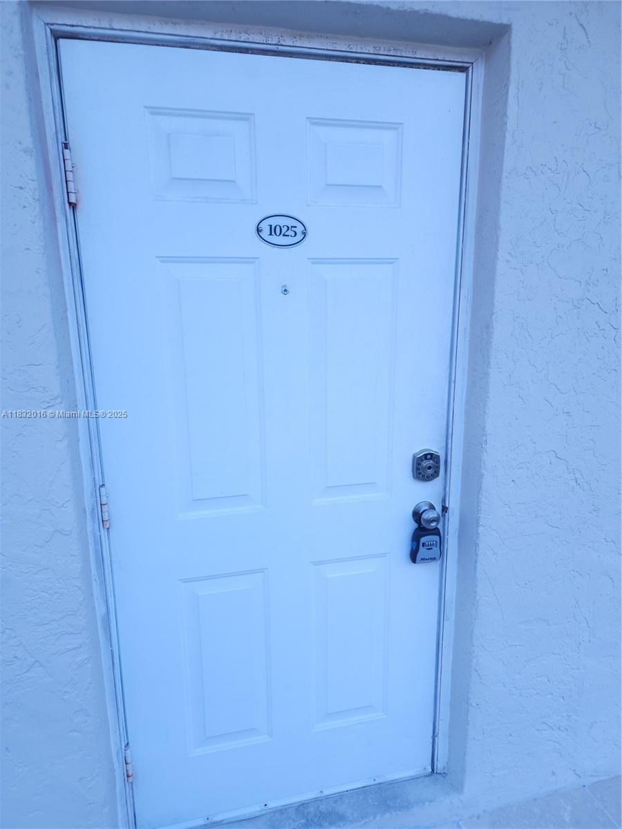 Residential, Pinecrest, Florida image 10