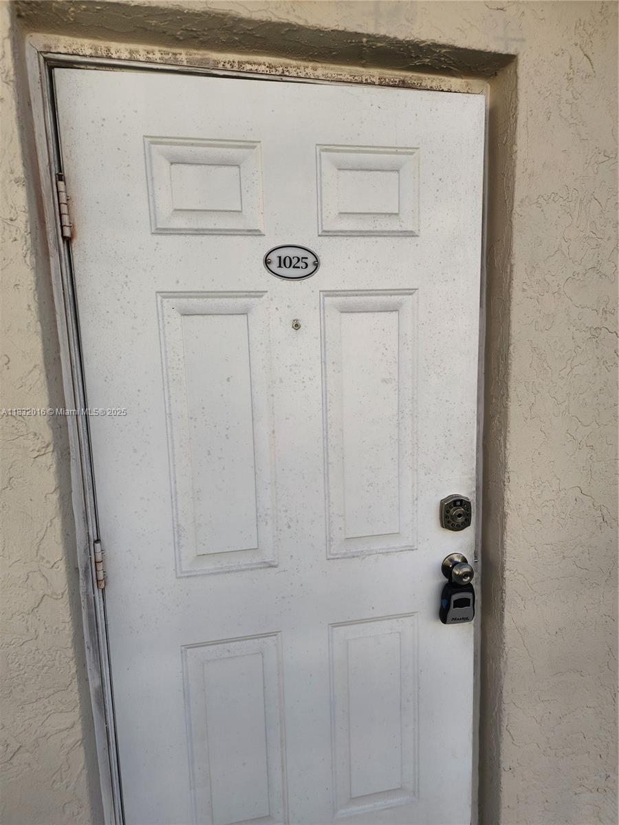 Residential, Pinecrest, Florida image 2