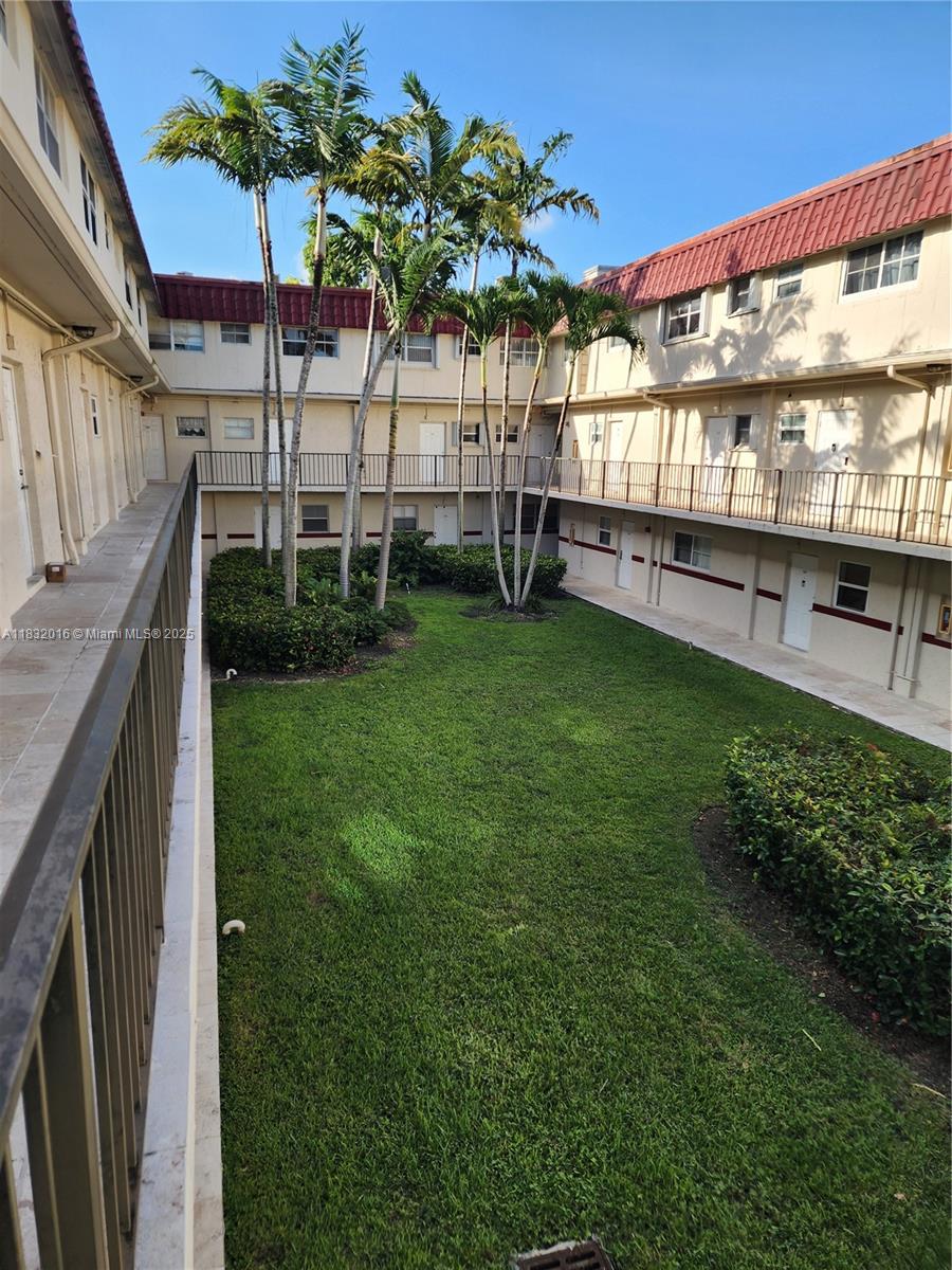Residential, Pinecrest, Florida image 3