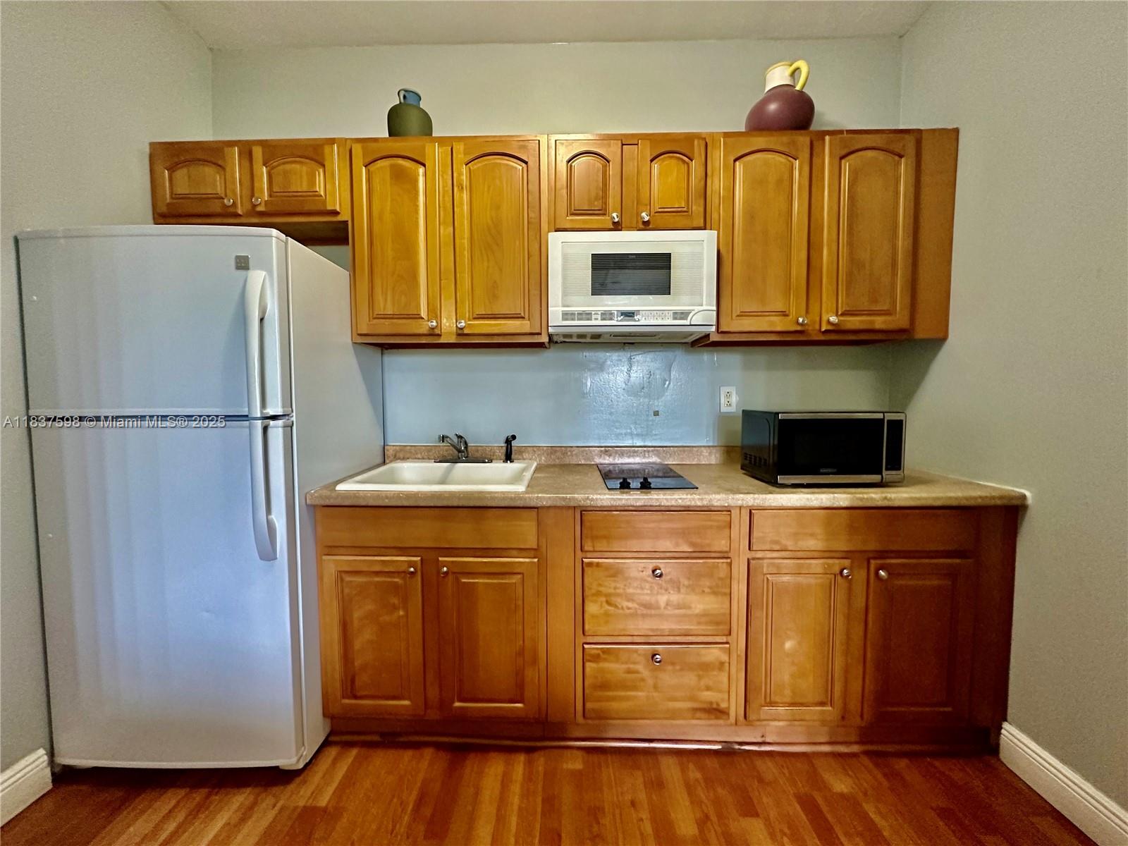 26 Diplomat Pkwy #2368, Hallandale Beach, Florida image 2