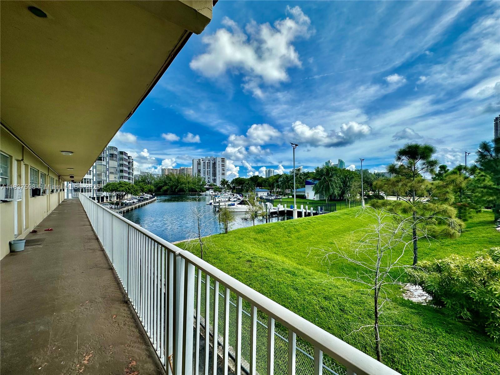 26 Diplomat Pkwy #2368, Hallandale Beach, Florida image 8