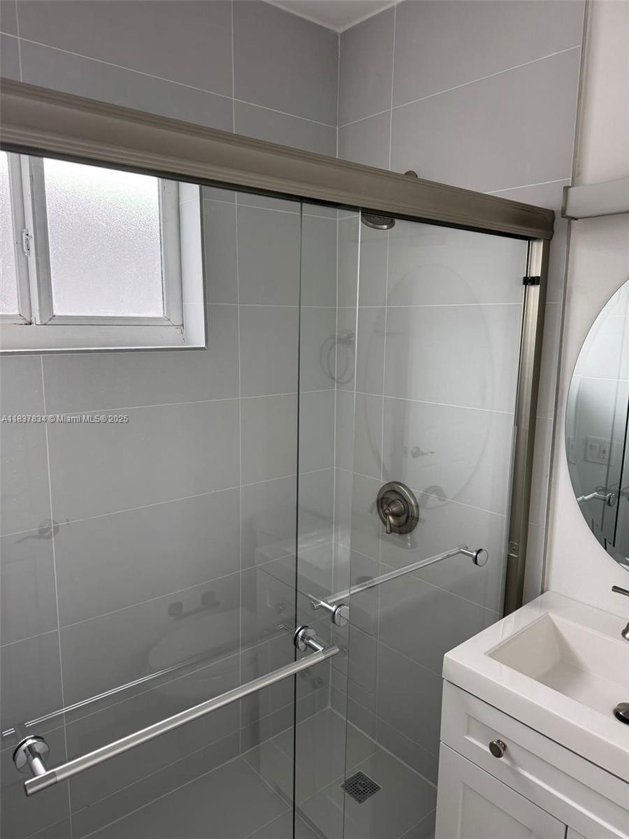 320 85th St #24, Miami Beach, Florida image 6