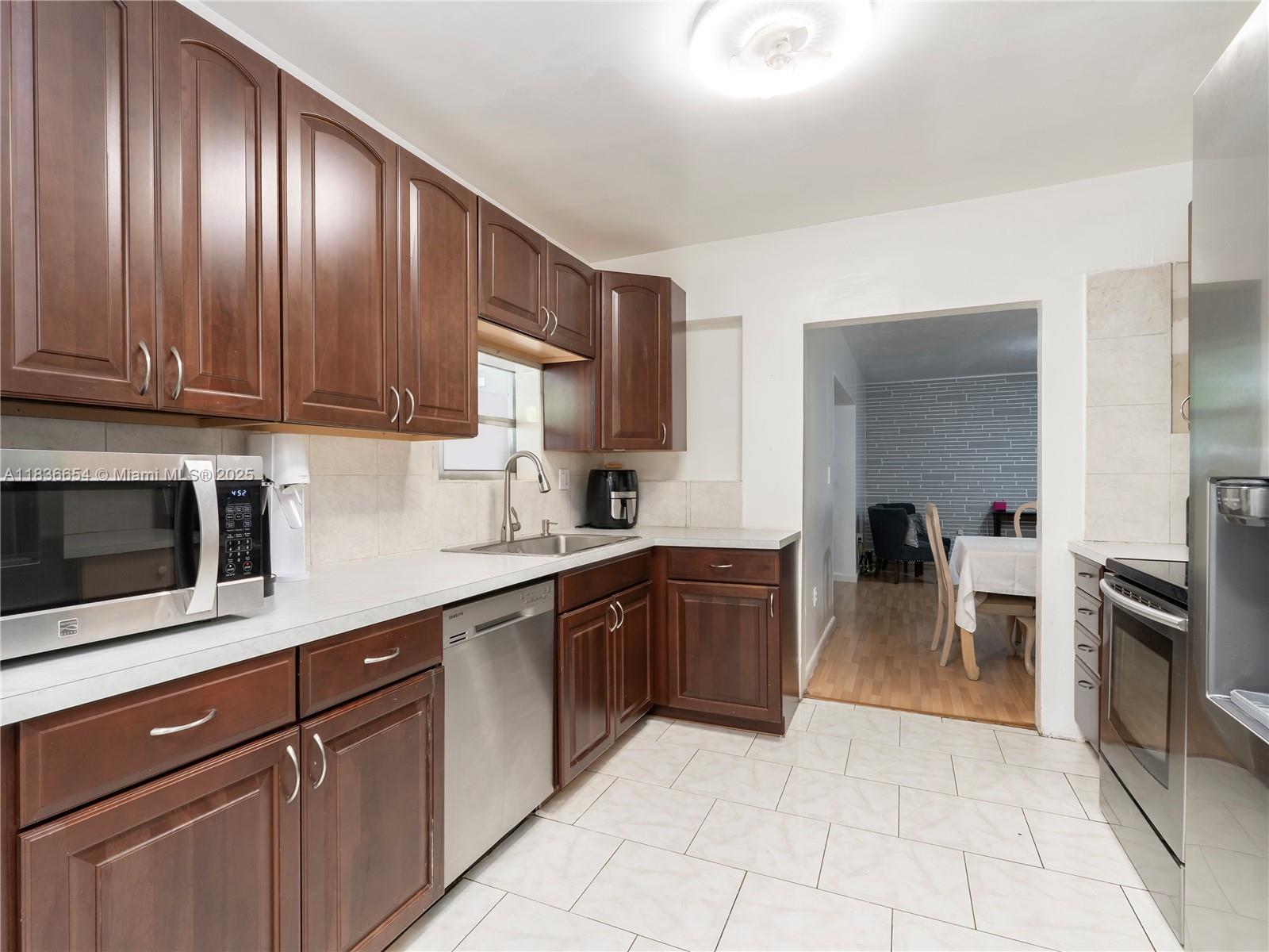 6530 Tyler St, Hollywood, Florida image 7
