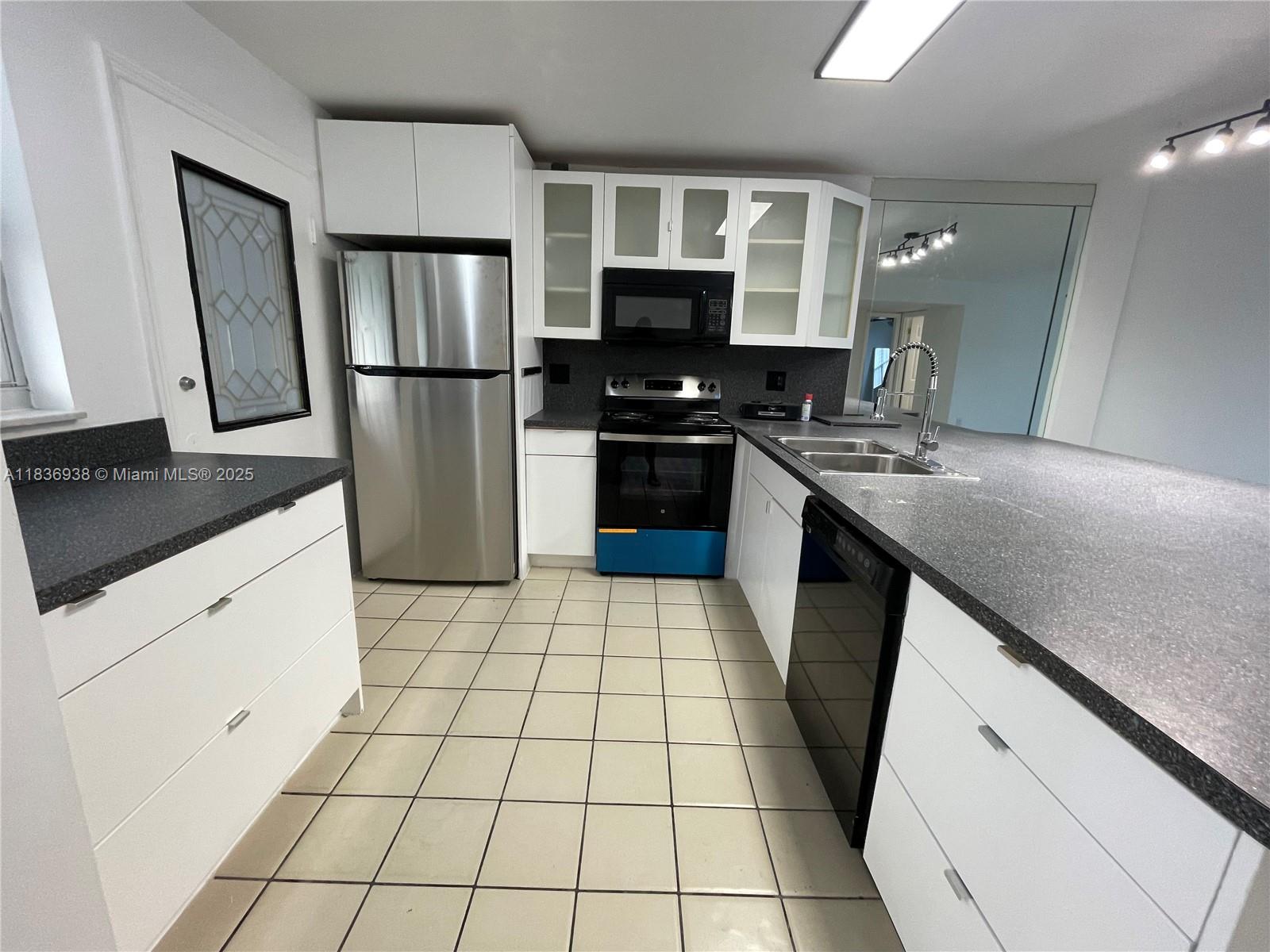 Property photo # 6
