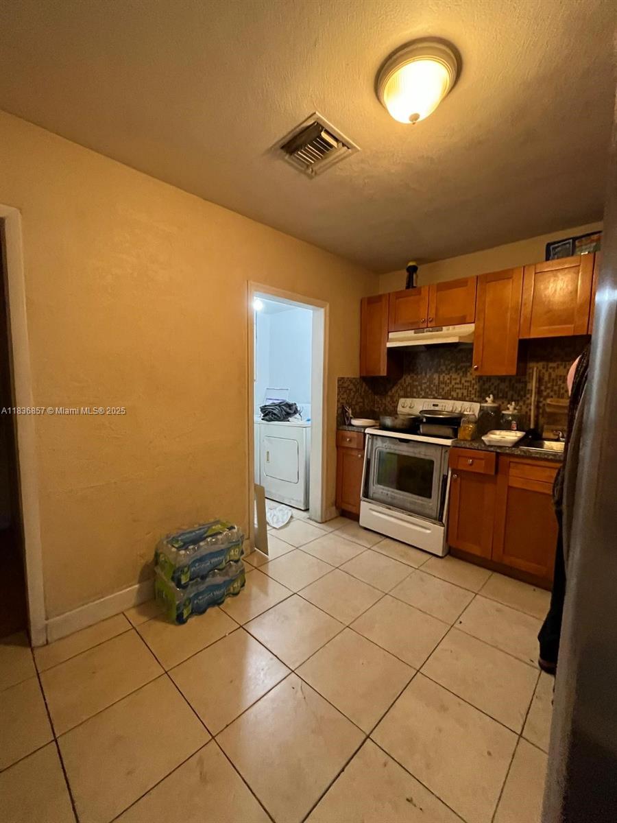 1012 18th St, West Palm Beach, Florida image 4