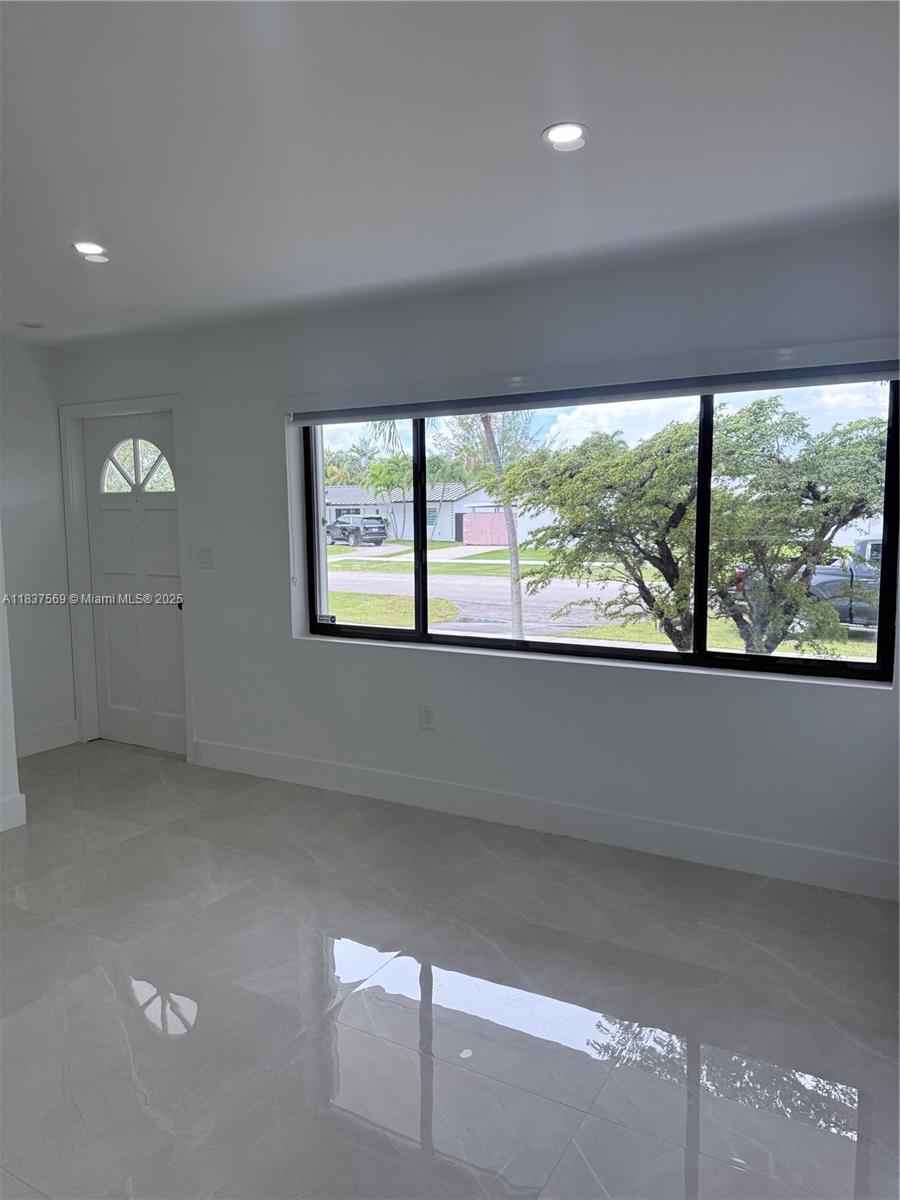 10380 SW 200th St, Cutler Bay, Florida image 8