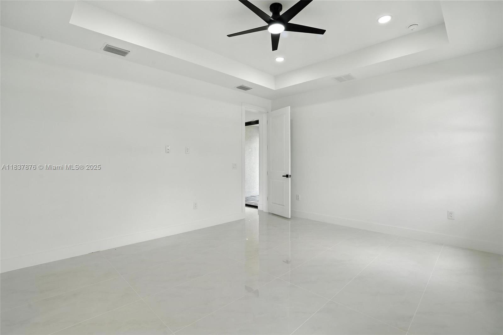 Residential, Cape Coral, Florida image 13