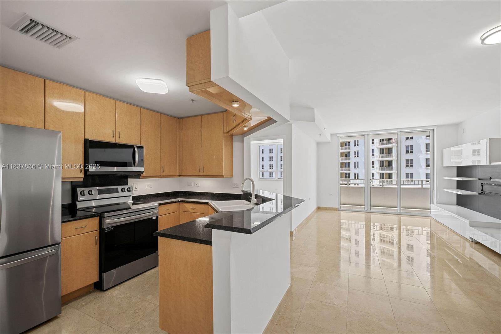 Condo for Sale in Miami, FL
