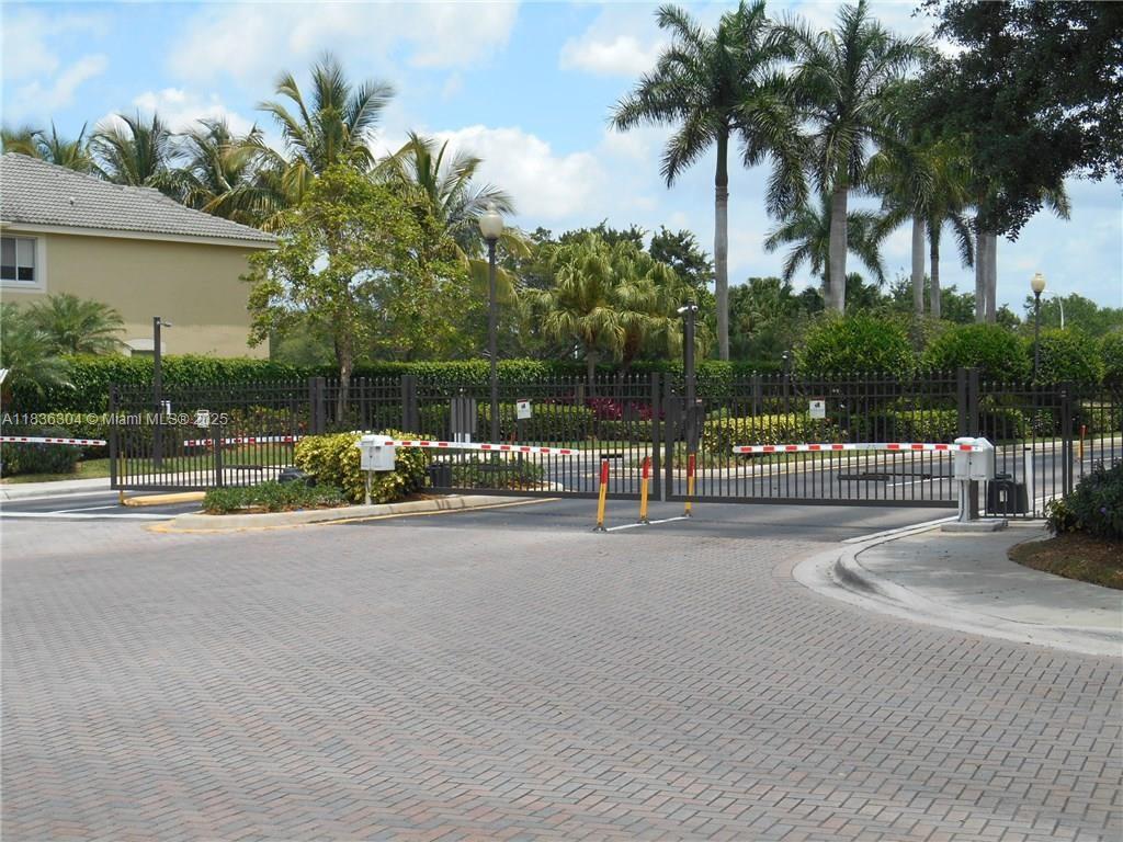 2487 Cordoba Bnd, Weston, Florida image 39