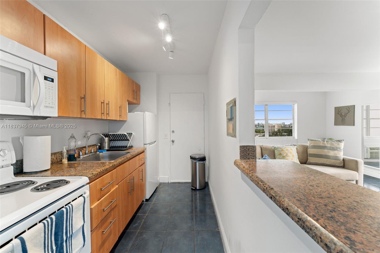 7904 West Dr #901, North Bay Village, Florida image 10