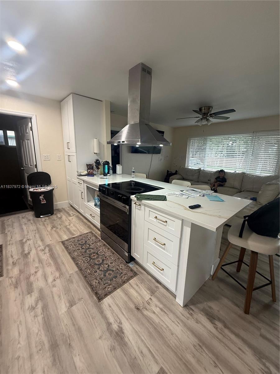 2485 NW 84th Way, Sunrise, Florida image 1
